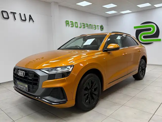Audi Q8 view 3