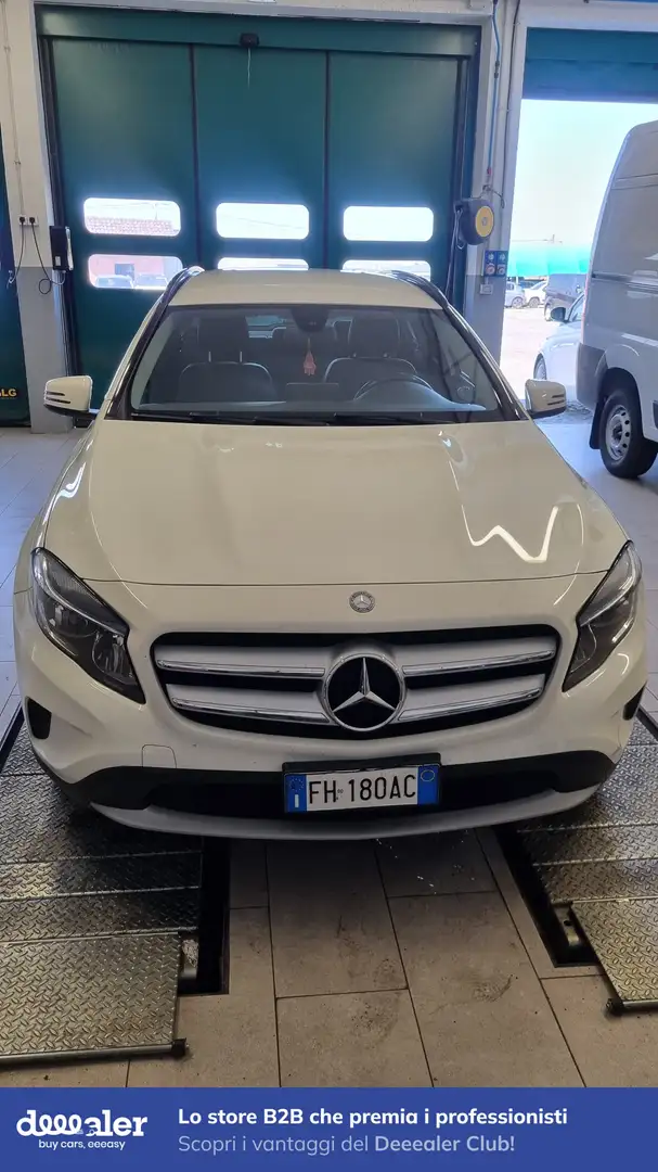 Mercedes-Benz GLA 180 GLA 180 d Executive *SOLO COMMERCIANTI* Bianco - 1