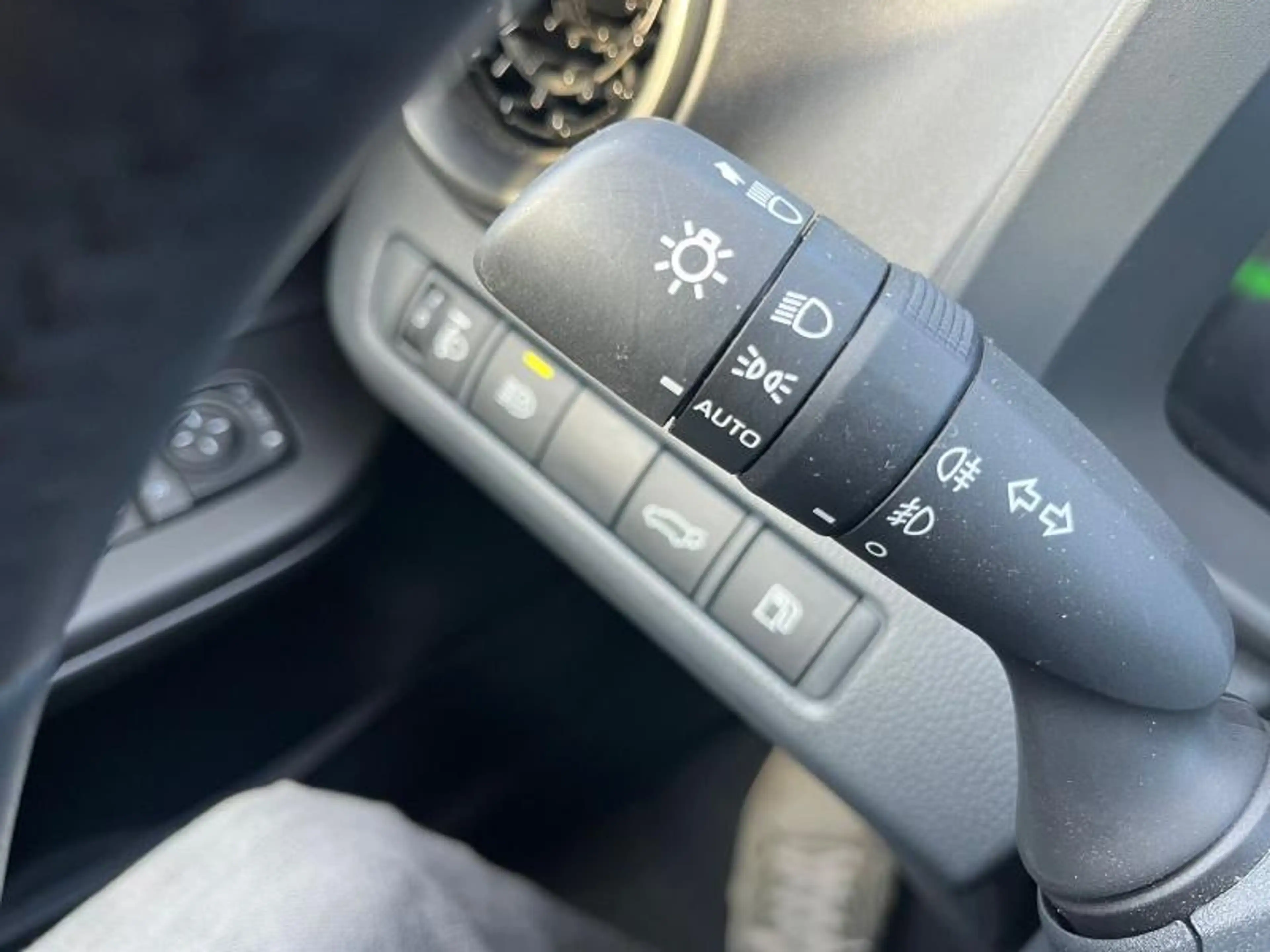 Toyota C-HR EX DEMO 2.0L CVT Dynamic Plus — photo 14