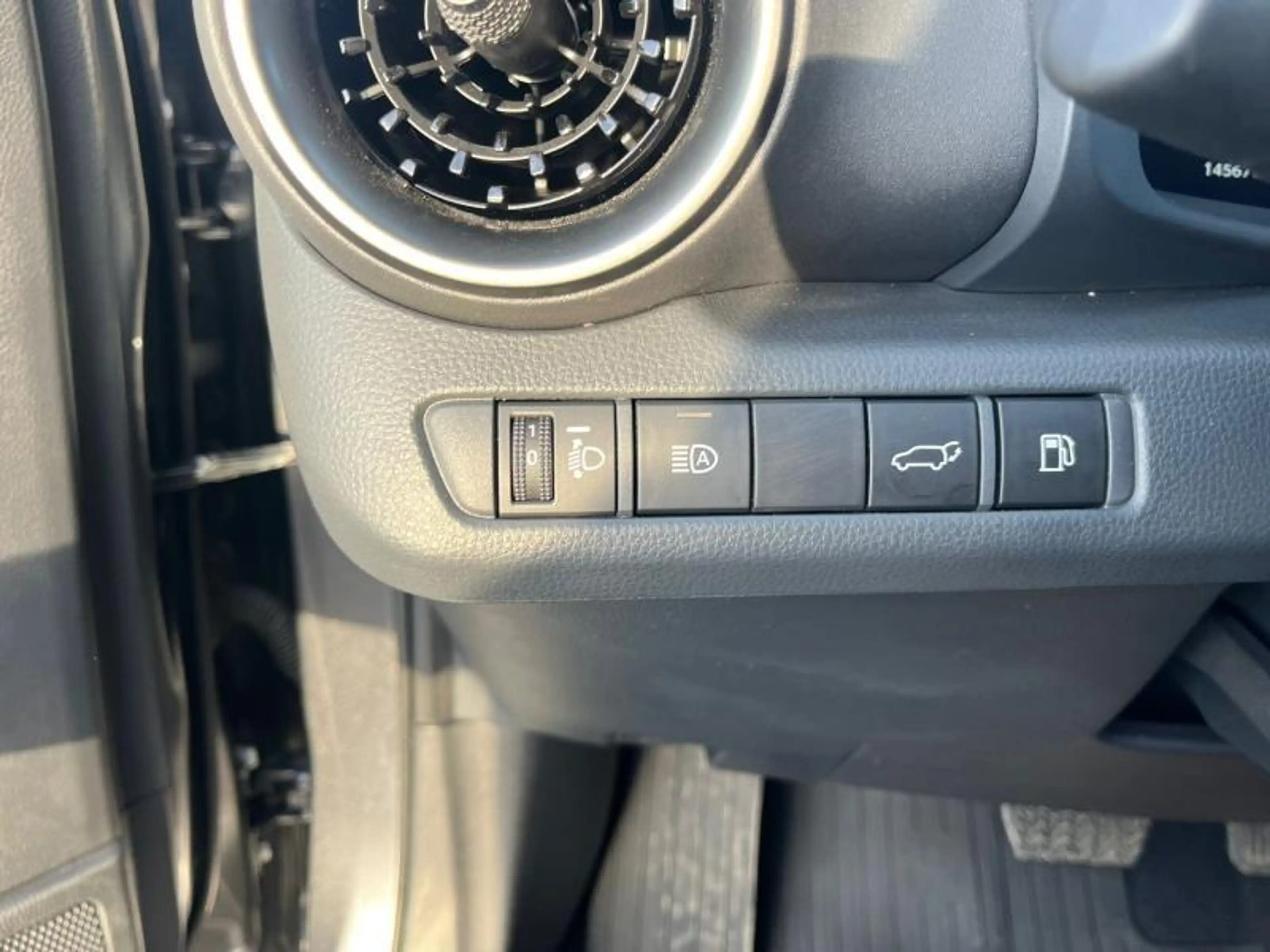 Toyota C-HR EX DEMO 2.0L CVT Dynamic Plus — photo 13