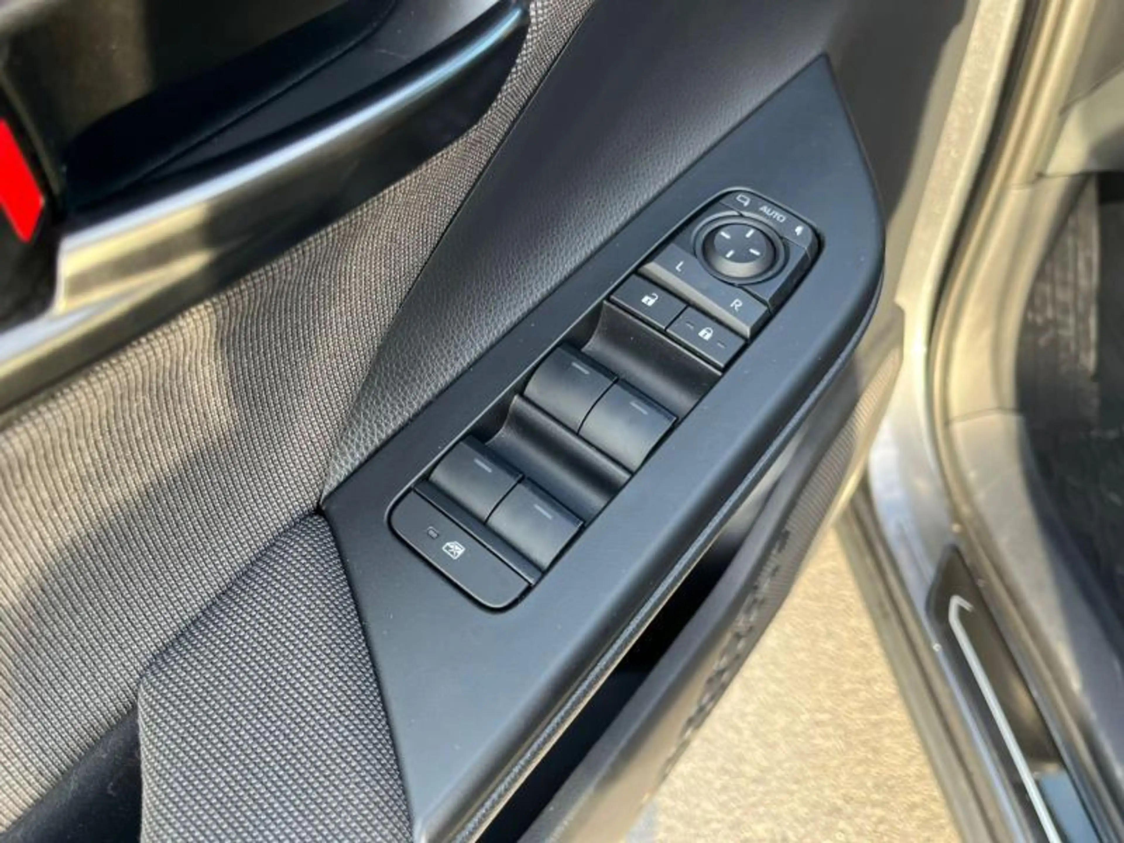 Toyota C-HR EX DEMO 2.0L CVT Dynamic Plus — photo 11