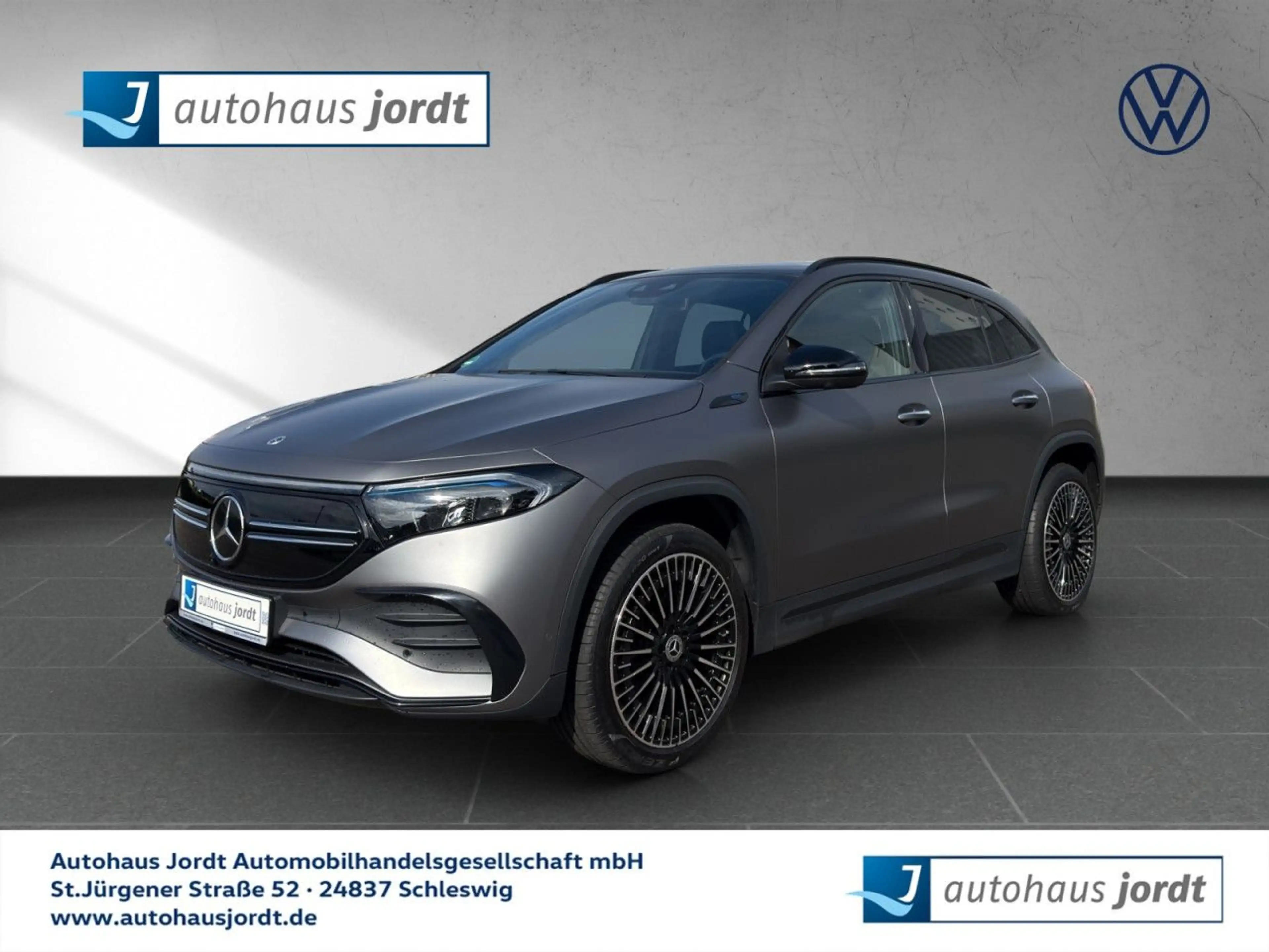 Mercedes-Benz EQA 300 AMG-Line Night 4Matic Automatik RFK SHZ