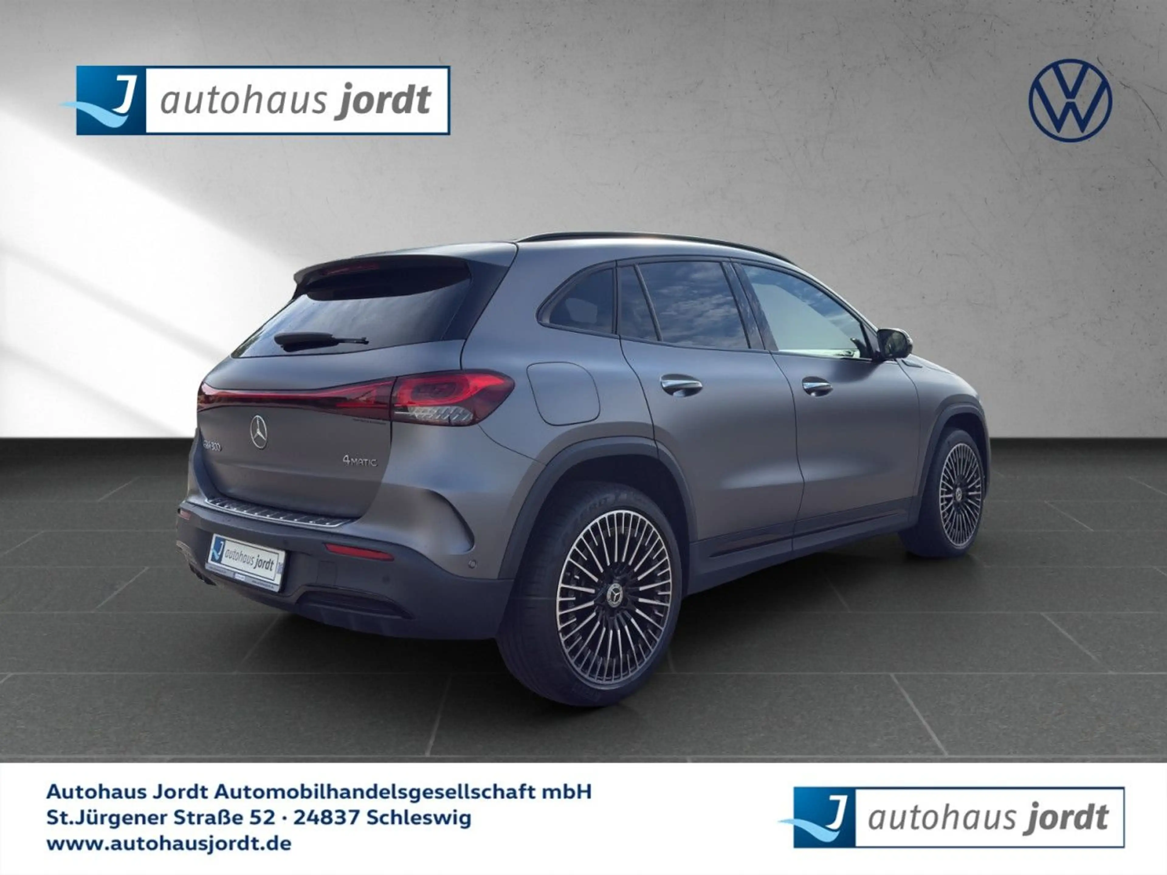 Mercedes-Benz EQA 300 AMG-Line Night 4Matic Automatik RFK SHZ — photo 4