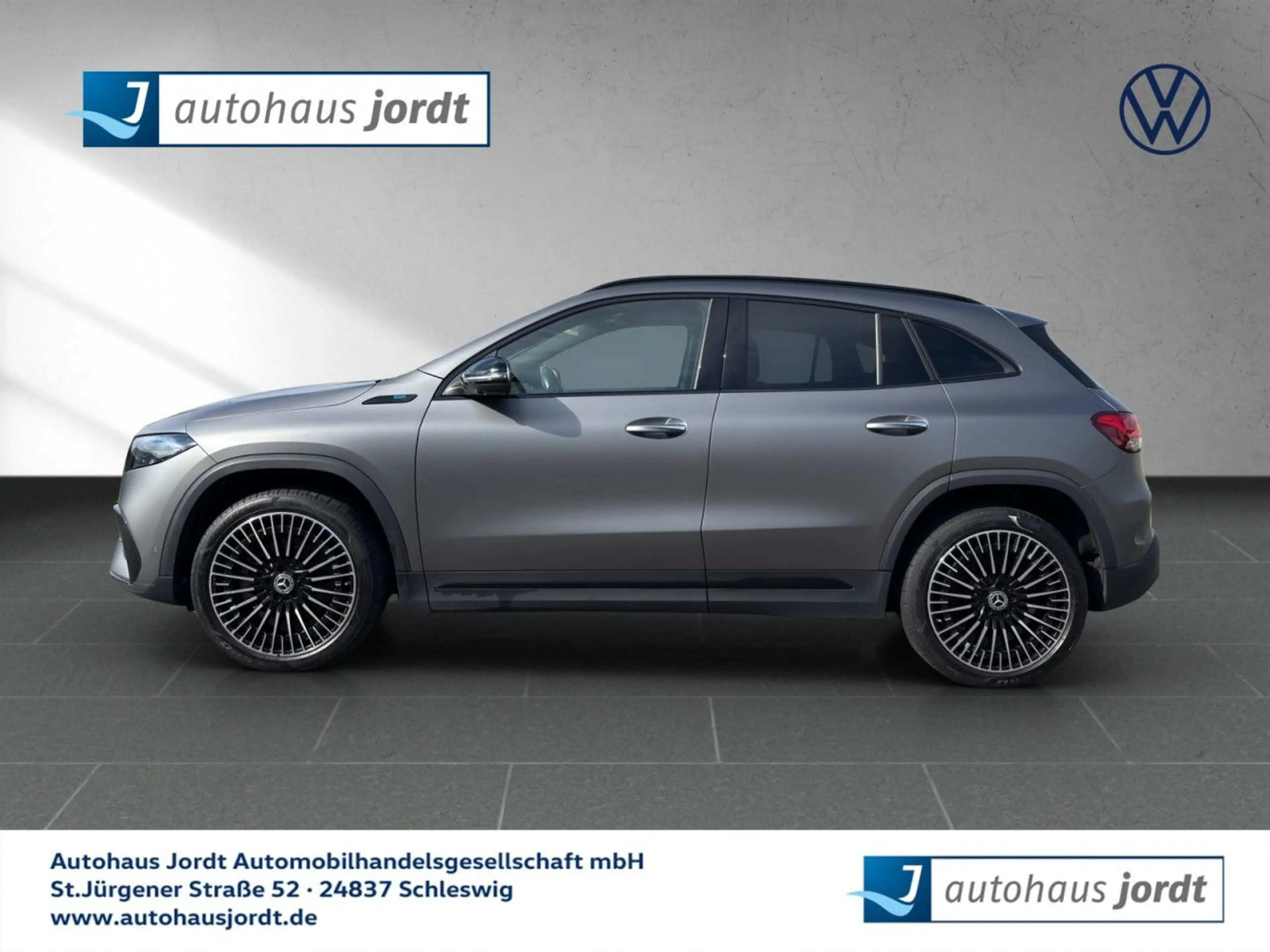 Mercedes-Benz EQA 300 AMG-Line Night 4Matic Automatik RFK SHZ — photo 2