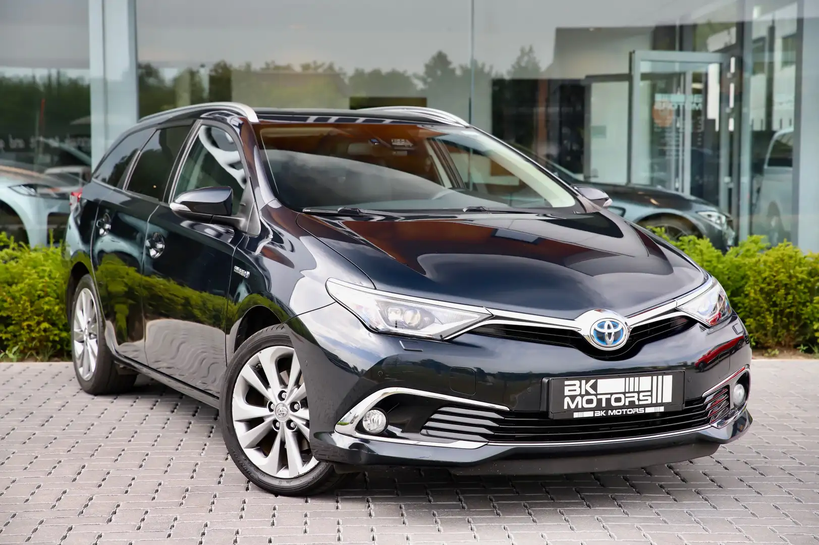 Toyota Auris SW HEV 1.8i /LED/CAMERA/DAB/ZETELVERWARMING/CRUISE Grijs - 1