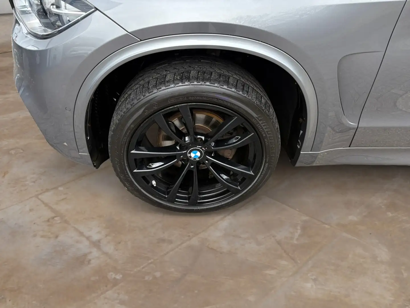 BMW X5 xDrive30d M Sportpaket + GARANTIE Grigio - 2