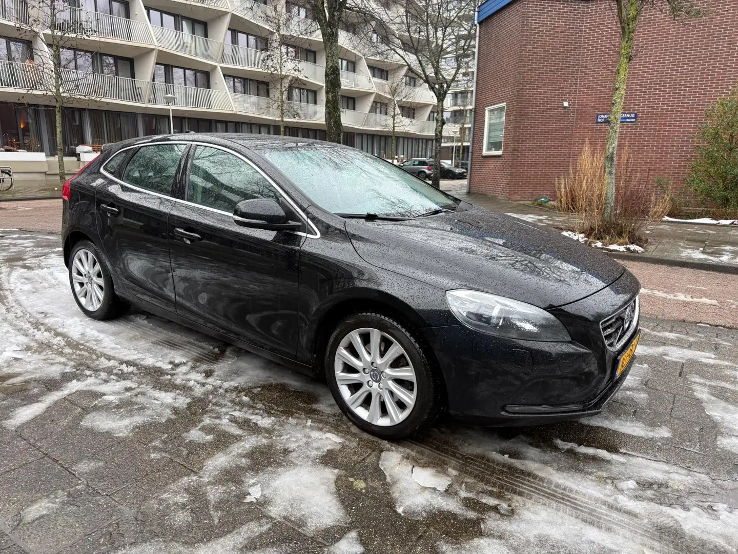 Volvo V40 2.0 T3 R-Design Leder Cruise Camera Black Ed Schwarz - 2