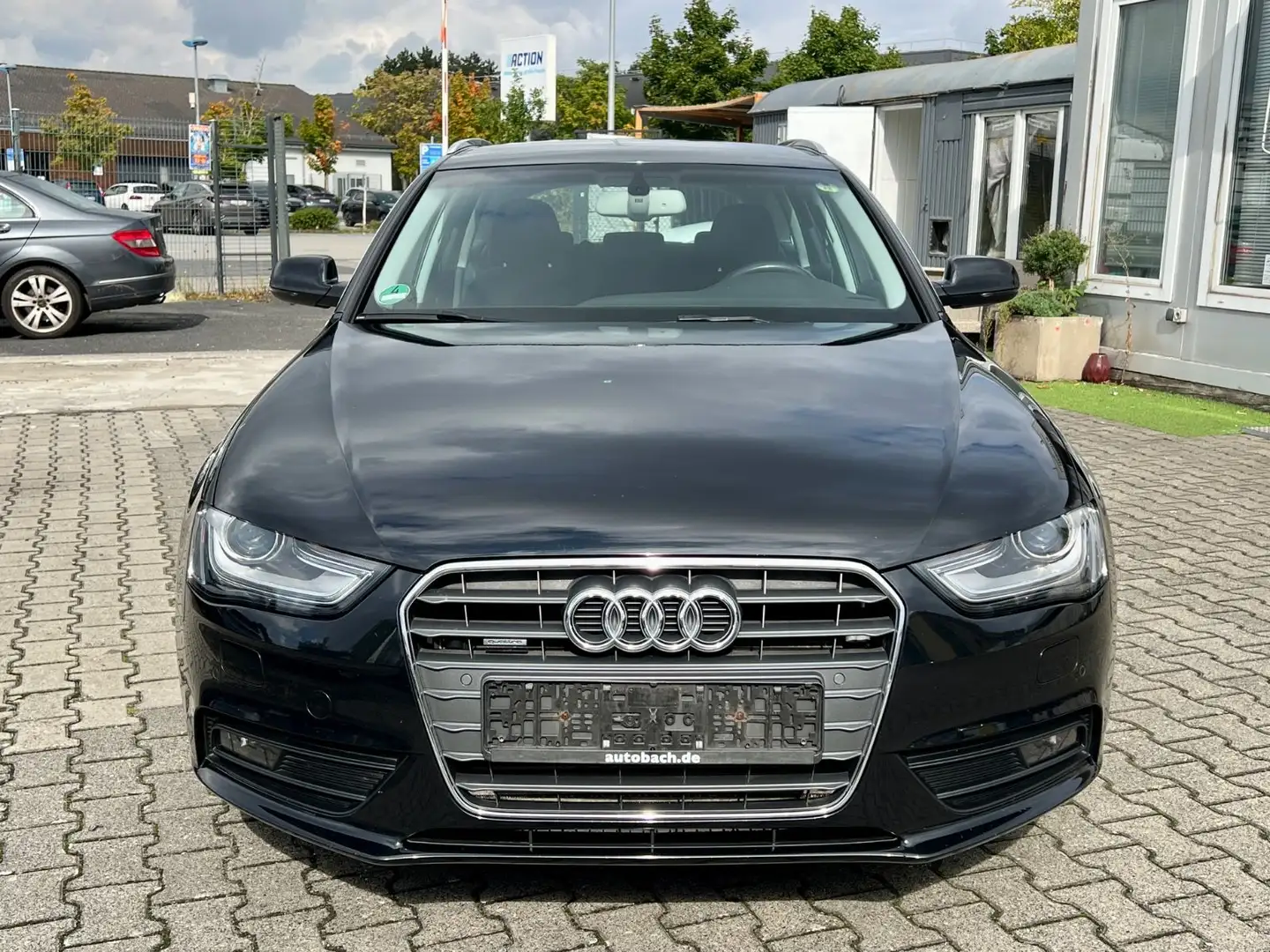 Audi A4 Avant 1.8 Ambiente quattro Schwarz - 2