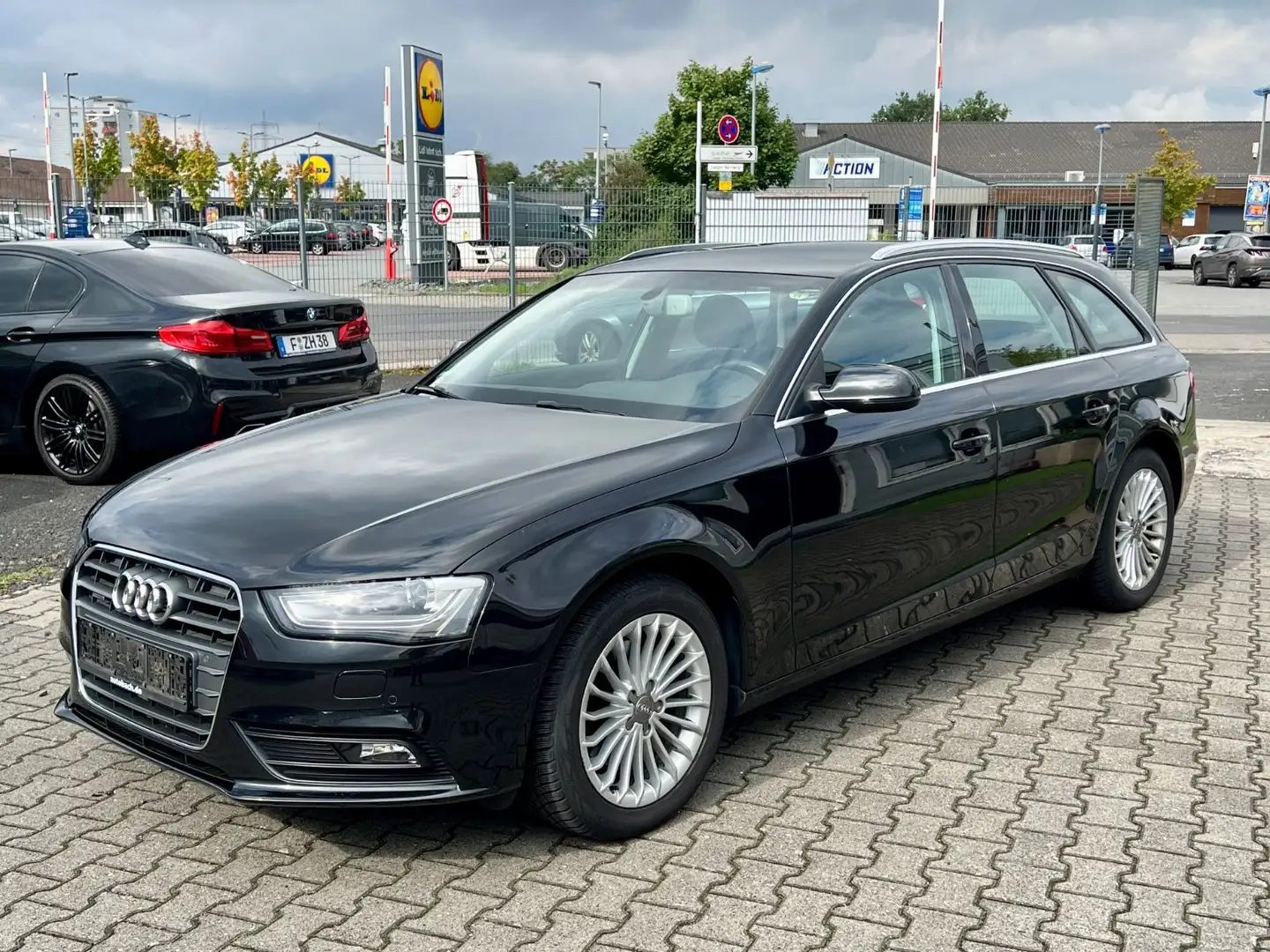 Audi A4 Avant 1.8 Ambiente quattro Schwarz - 1