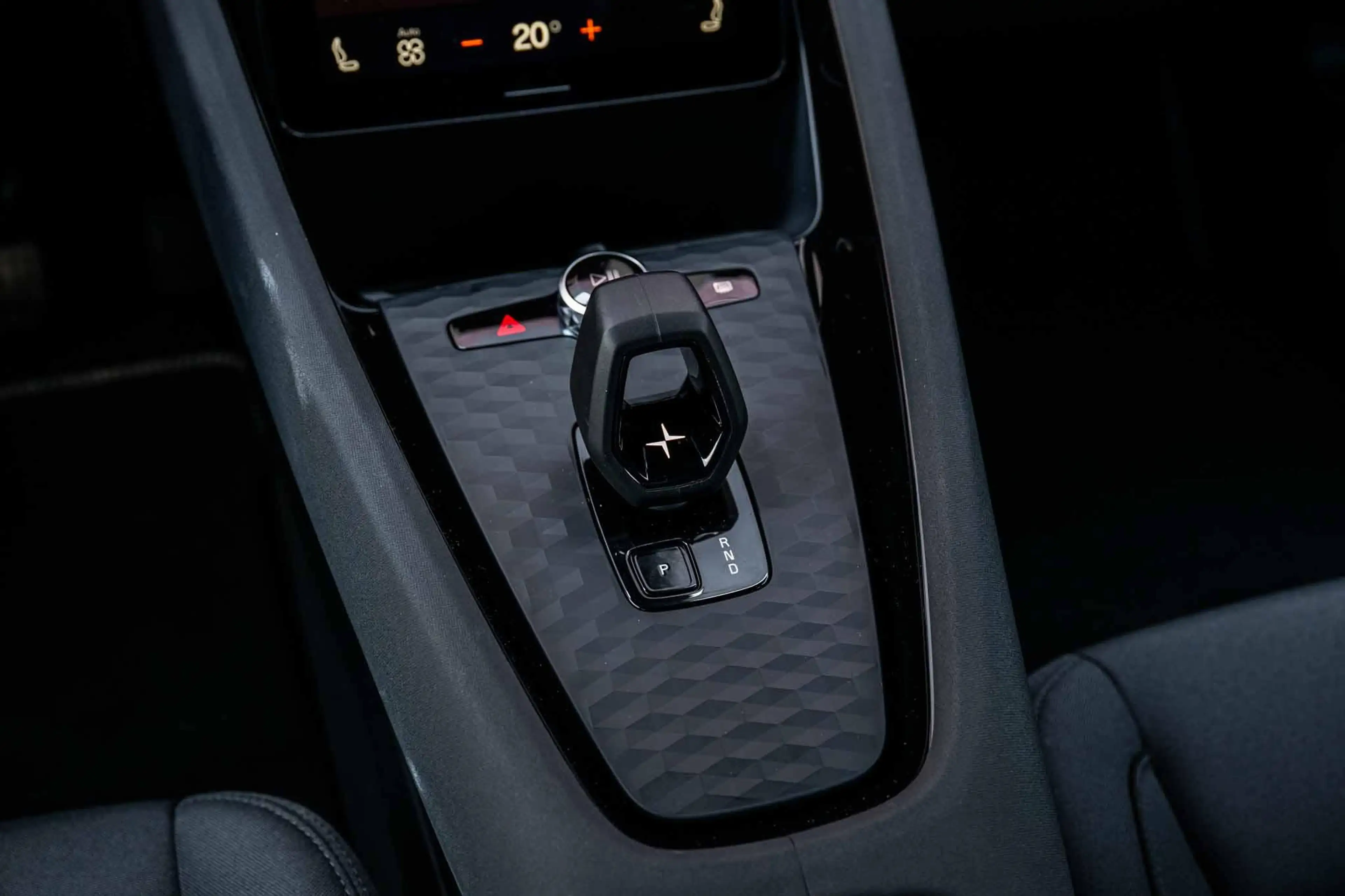 Polestar 2 Standard Range Single Motor 70 kWh — photo 13