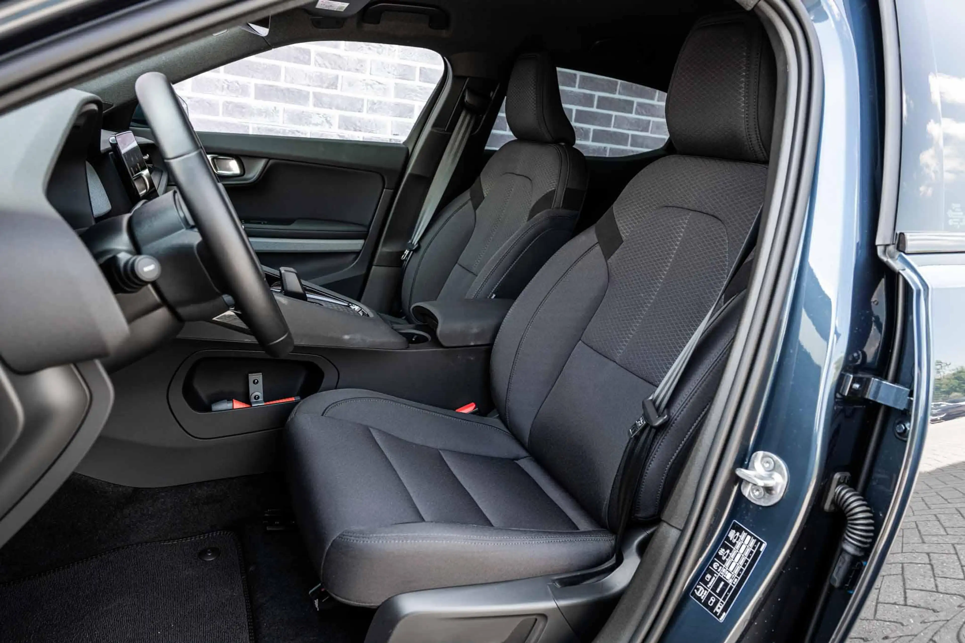 Polestar 2 Standard Range Single Motor 70 kWh — photo 6