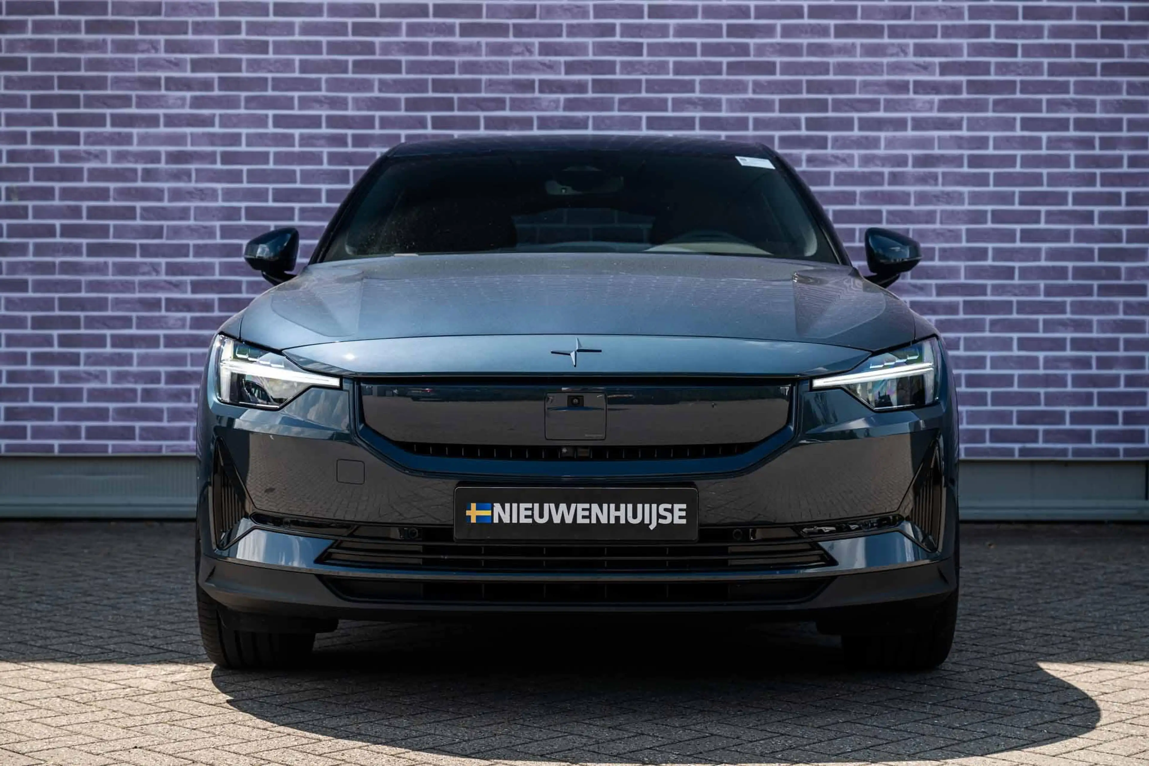 Polestar 2 Standard Range Single Motor 70 kWh — photo 8