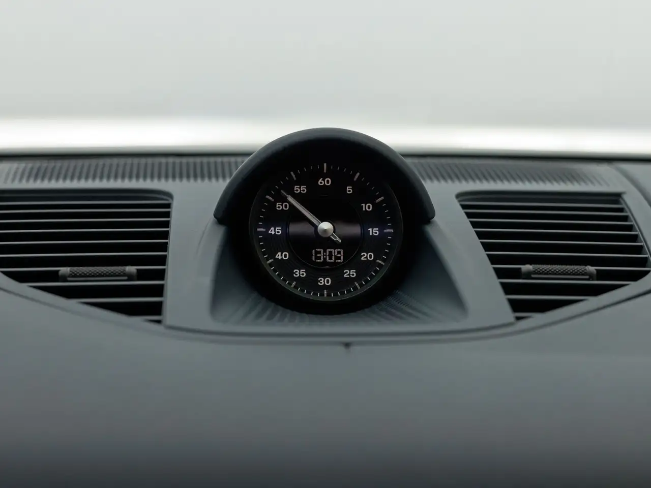 Porsche Panamera 4 E-Hybrid, миниатюра 30