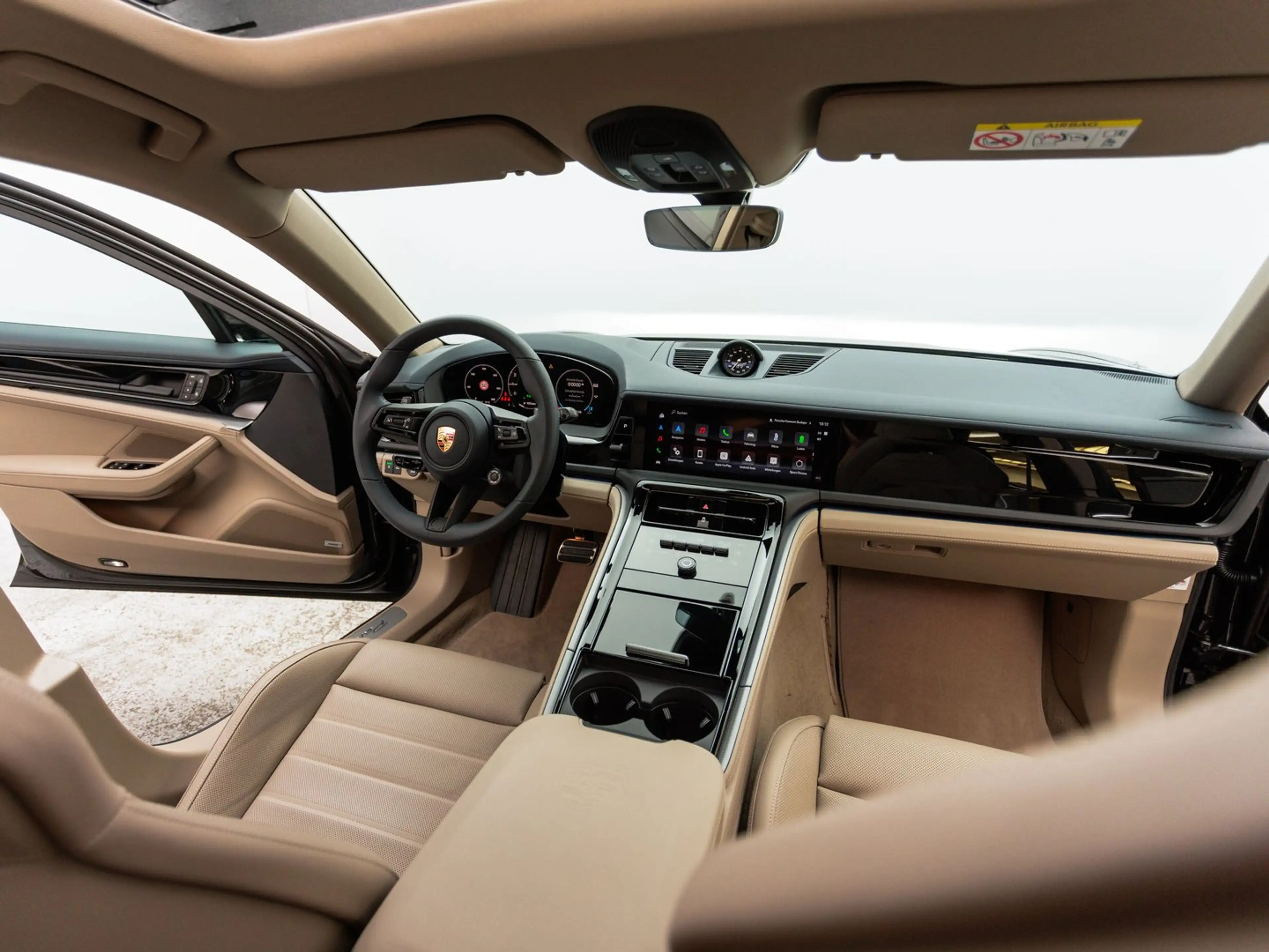 Porsche Panamera 4 E-Hybrid — photo 44