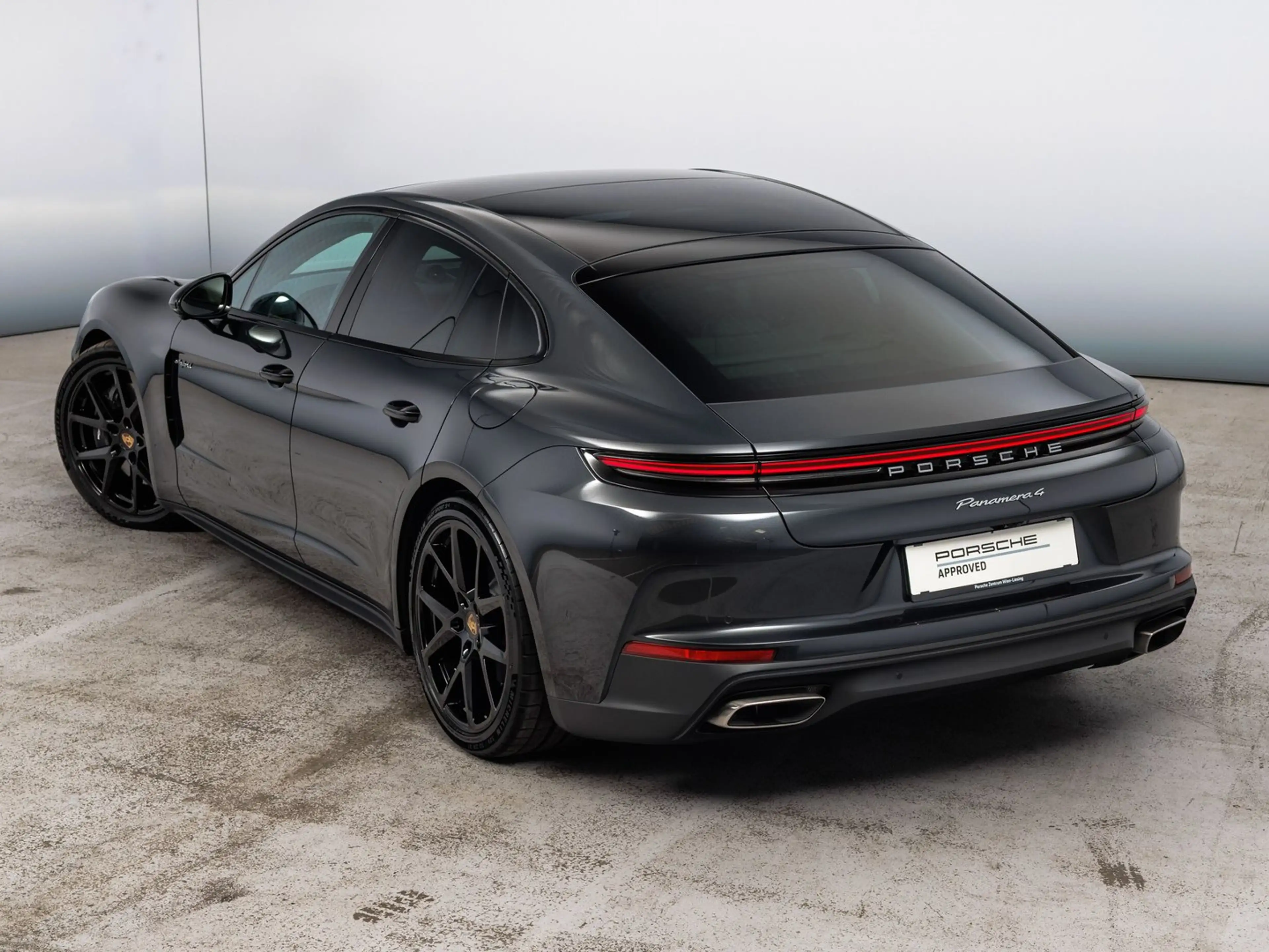 Porsche Panamera 4 E-Hybrid — photo 8