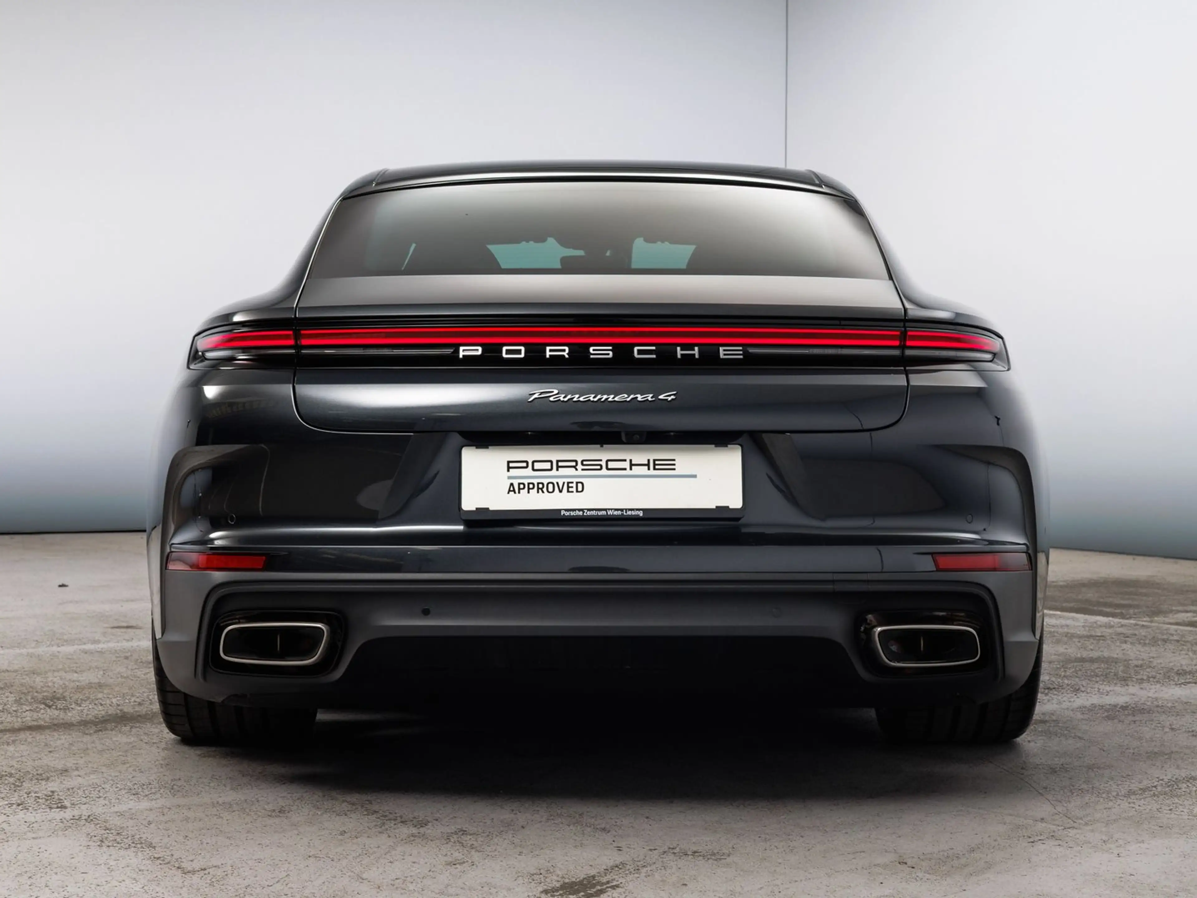 Porsche Panamera 4 E-Hybrid — photo 10