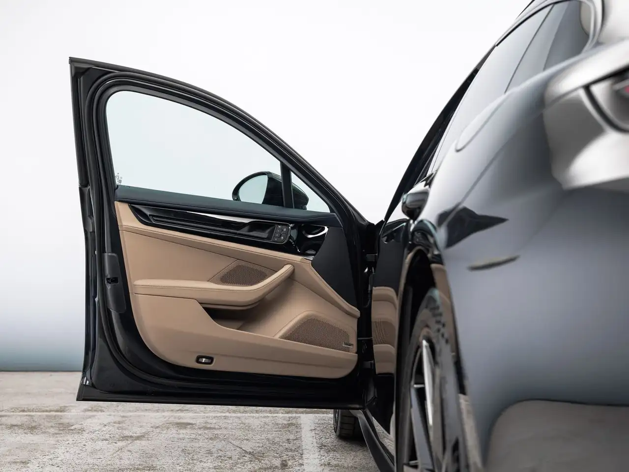 Porsche Panamera 4 E-Hybrid, миниатюра 13