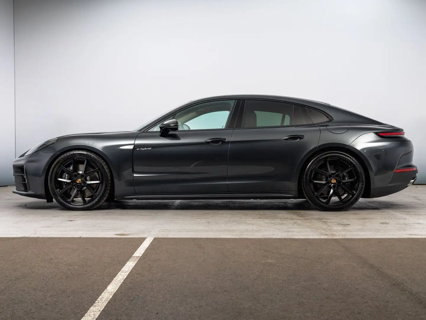 Porsche Panamera 4 E-Hybrid Grau - 2