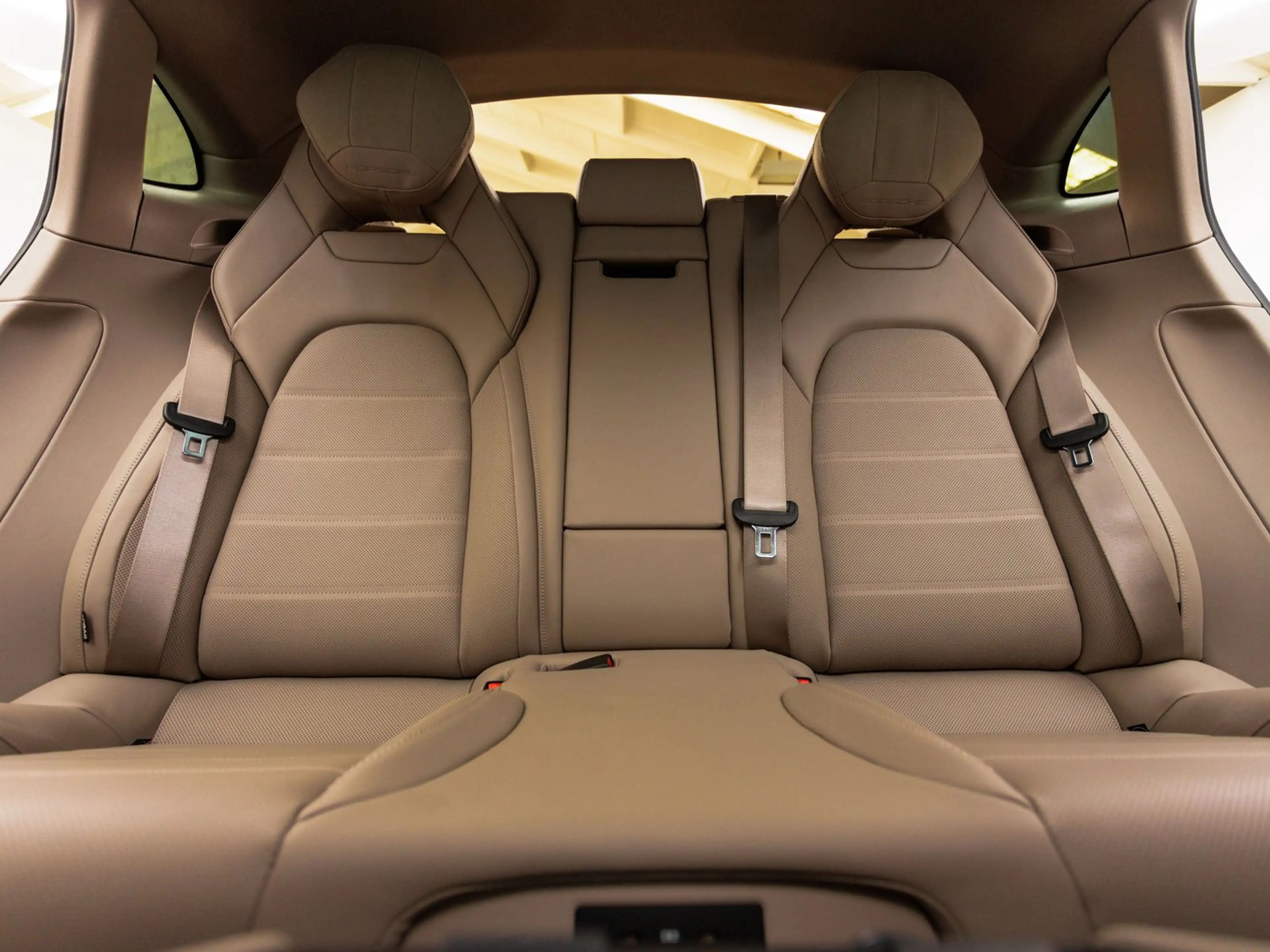 Porsche Panamera 4 E-Hybrid — photo 42