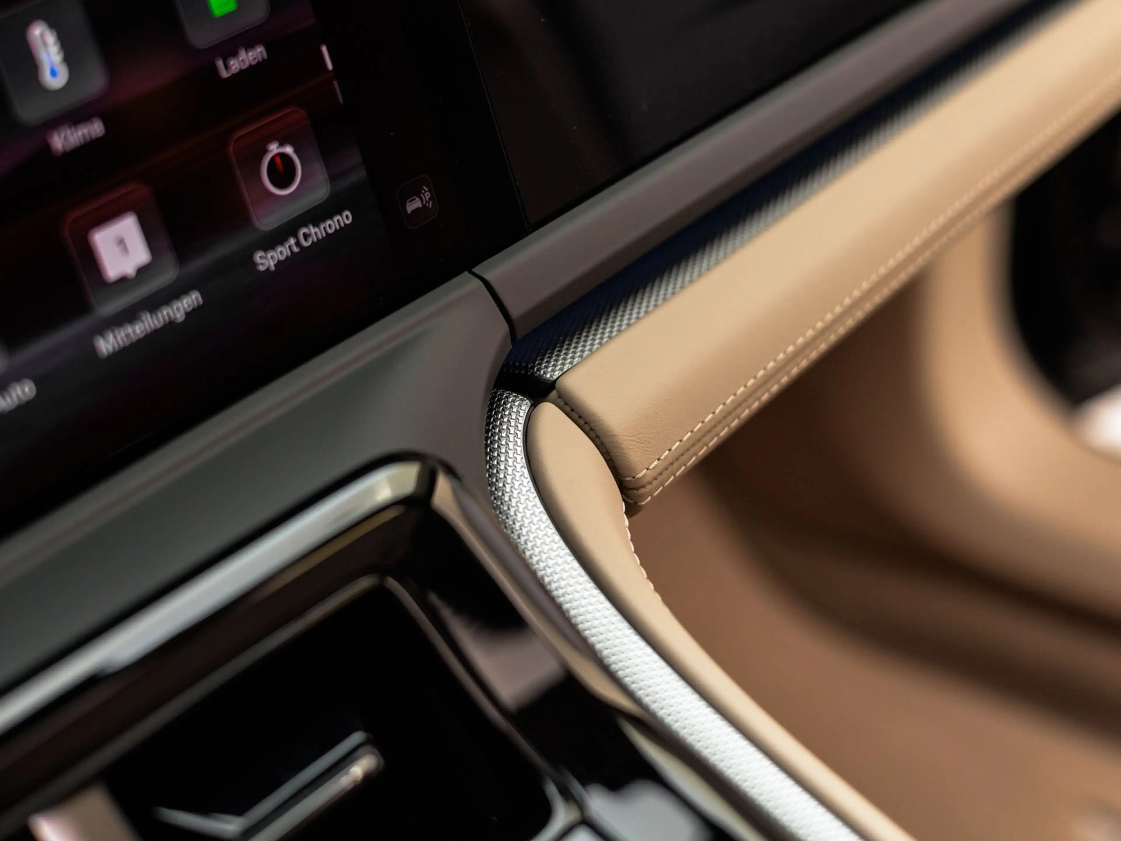 Porsche Panamera 4 E-Hybrid — photo 33
