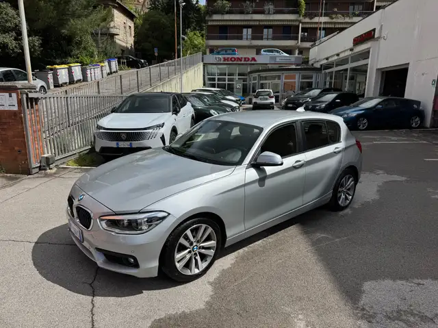 BMW 116 116d URBAN 5p AUTO