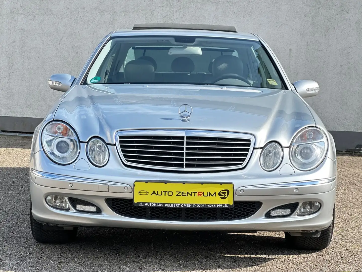 Mercedes-Benz E 280 *AUTOMATIK*NAVI*SHZ*TOP ZUSTAND Argintiu - 1