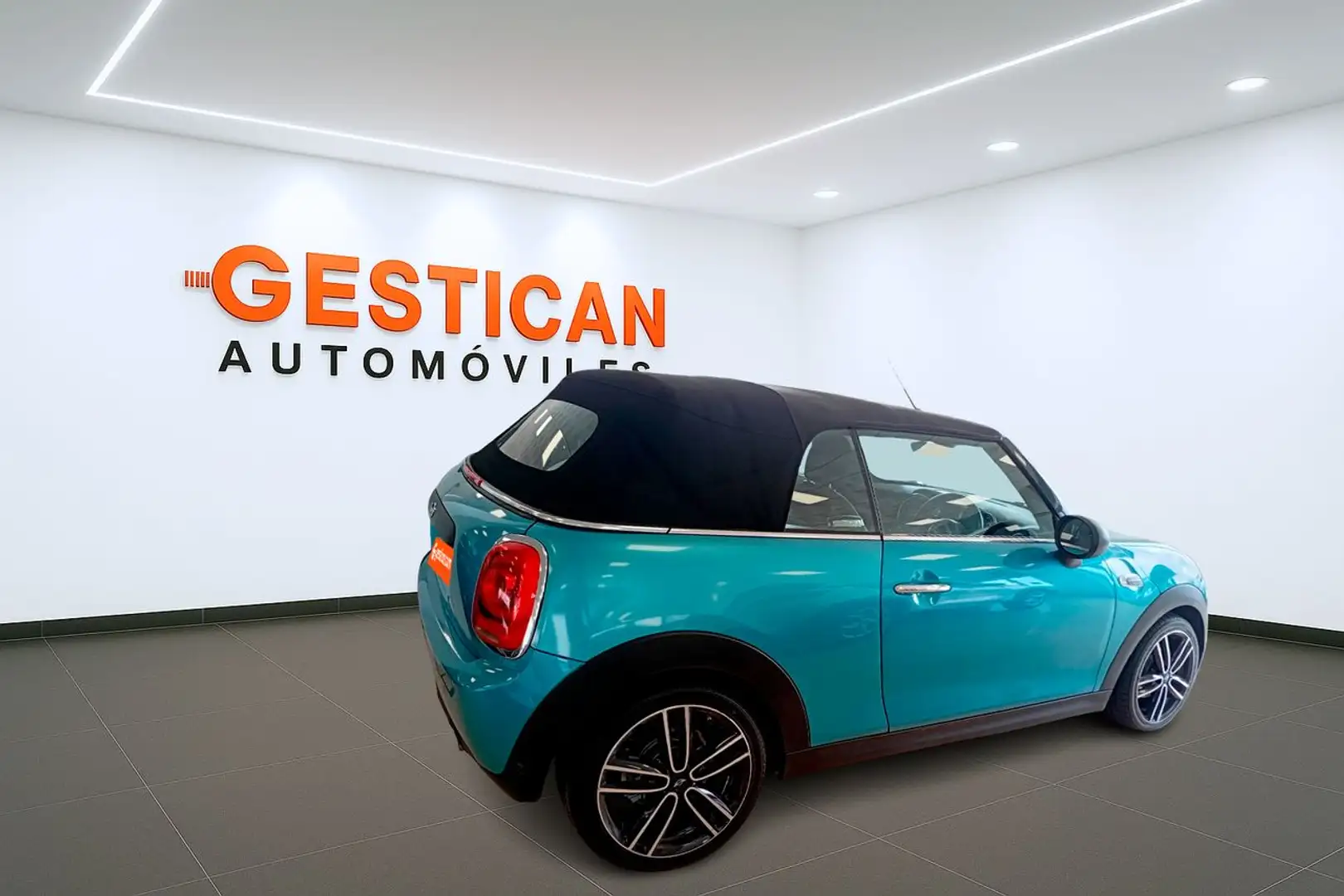 MINI One Cabrio Albastru - 2