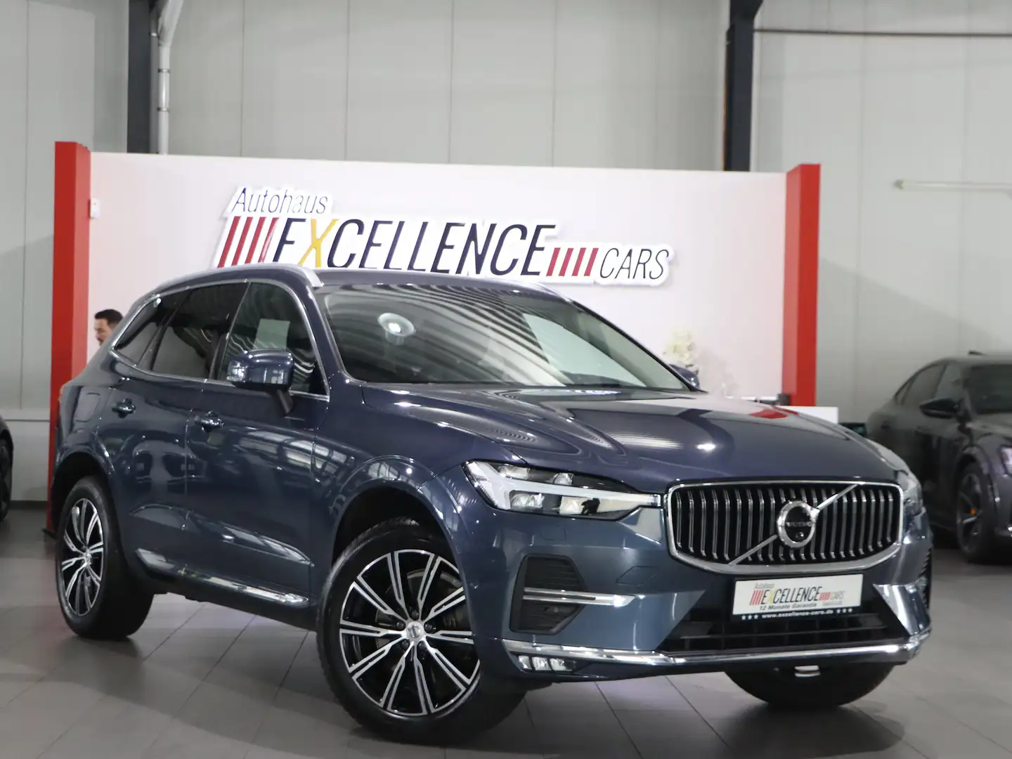 Volvo XC60 B4 D INSCRITION AWD / PANORAMA / STANDHEIZ Blau - 1