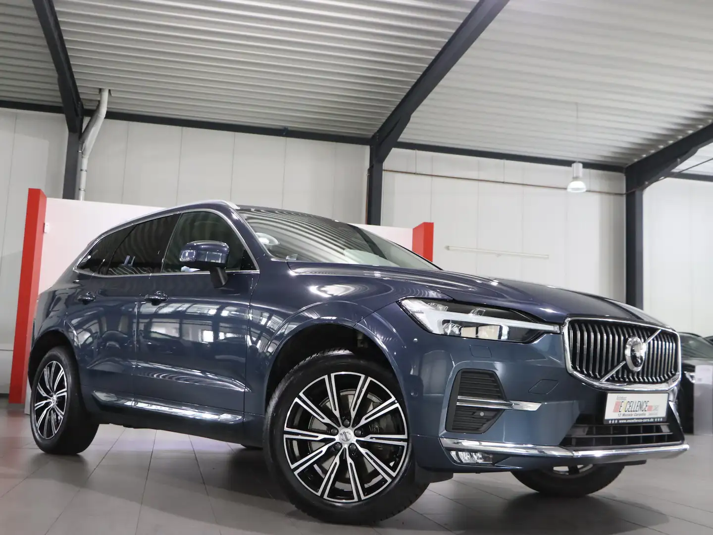 Volvo XC60 B4 D INSCRITION AWD / PANORAMA / STANDHEIZ Blau - 2