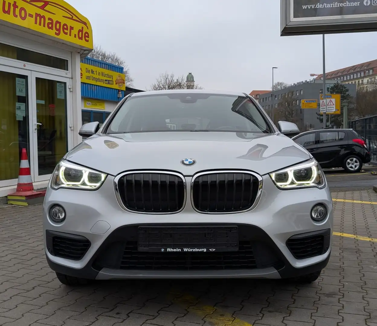 BMW X1 sDrive 18i*1.Hand*Temp*LED*PDC*Shz*Garantie* Silber - 2