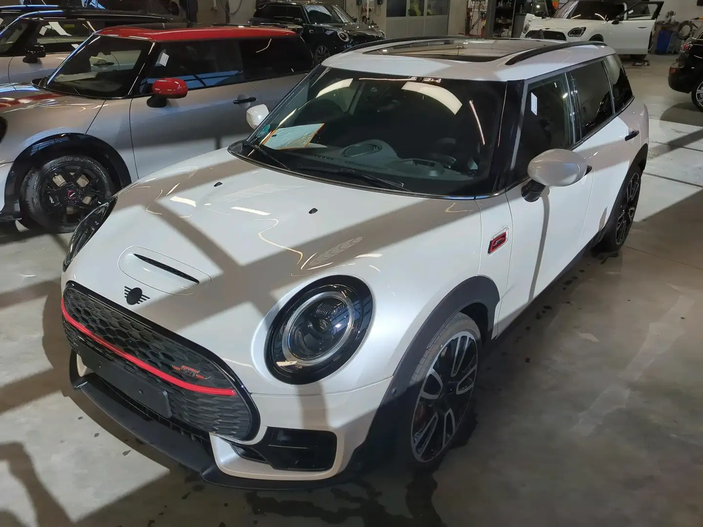 MINI John Cooper Works Clubman MINI John Cooper Works Clubman ALL4 Weiß - 1