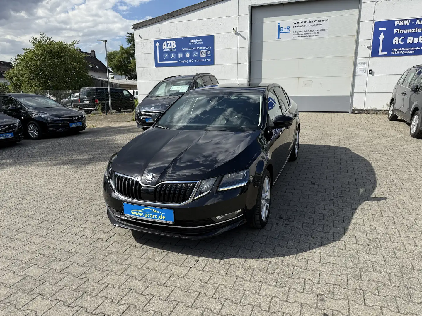 Skoda Octavia Style 2,0 TDI Aut Navi LED Temp Kamera SWA PDC TWA Schwarz - 1