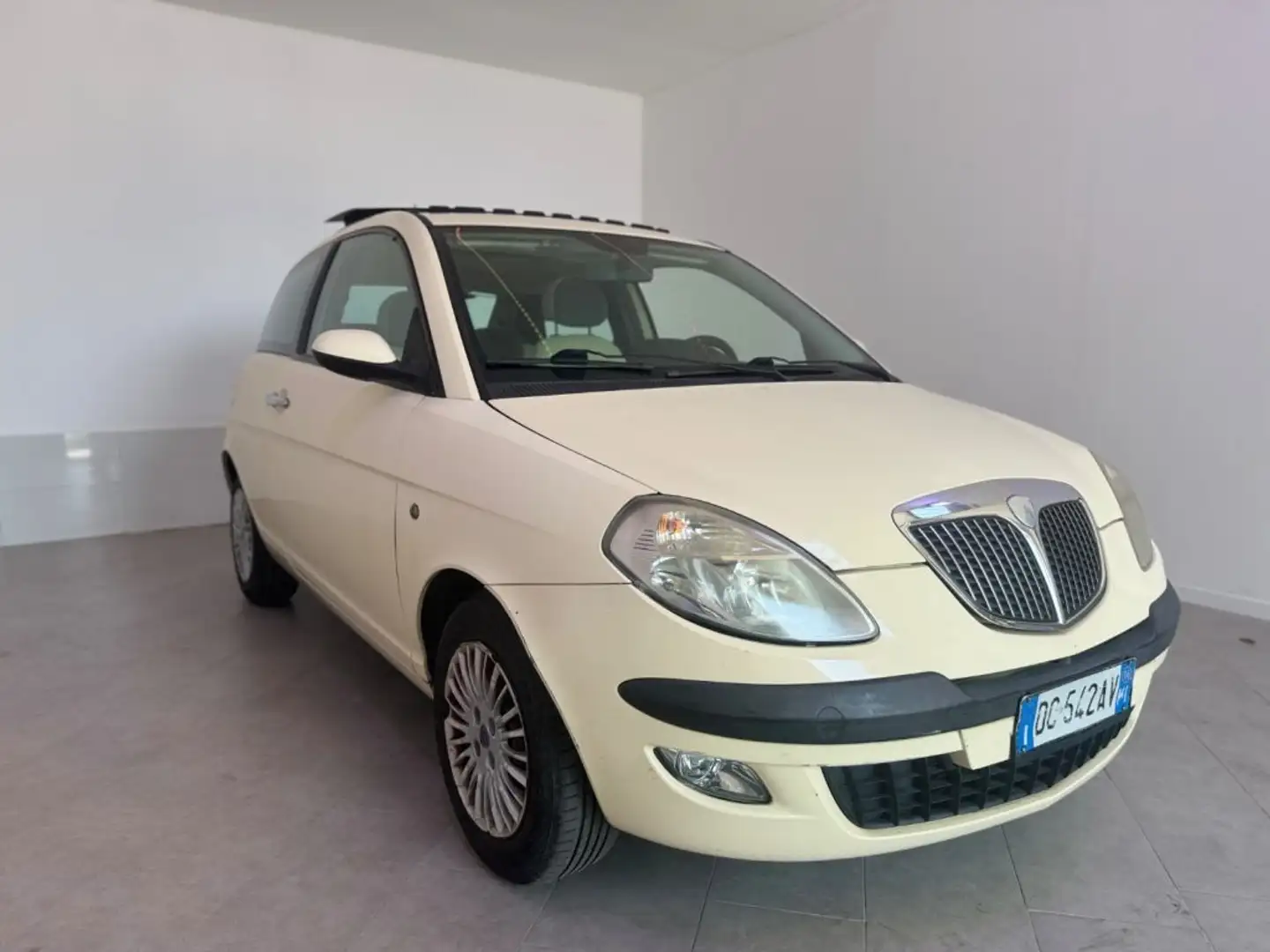 Lancia Ypsilon 1.2 16V Platino Giallo - 2