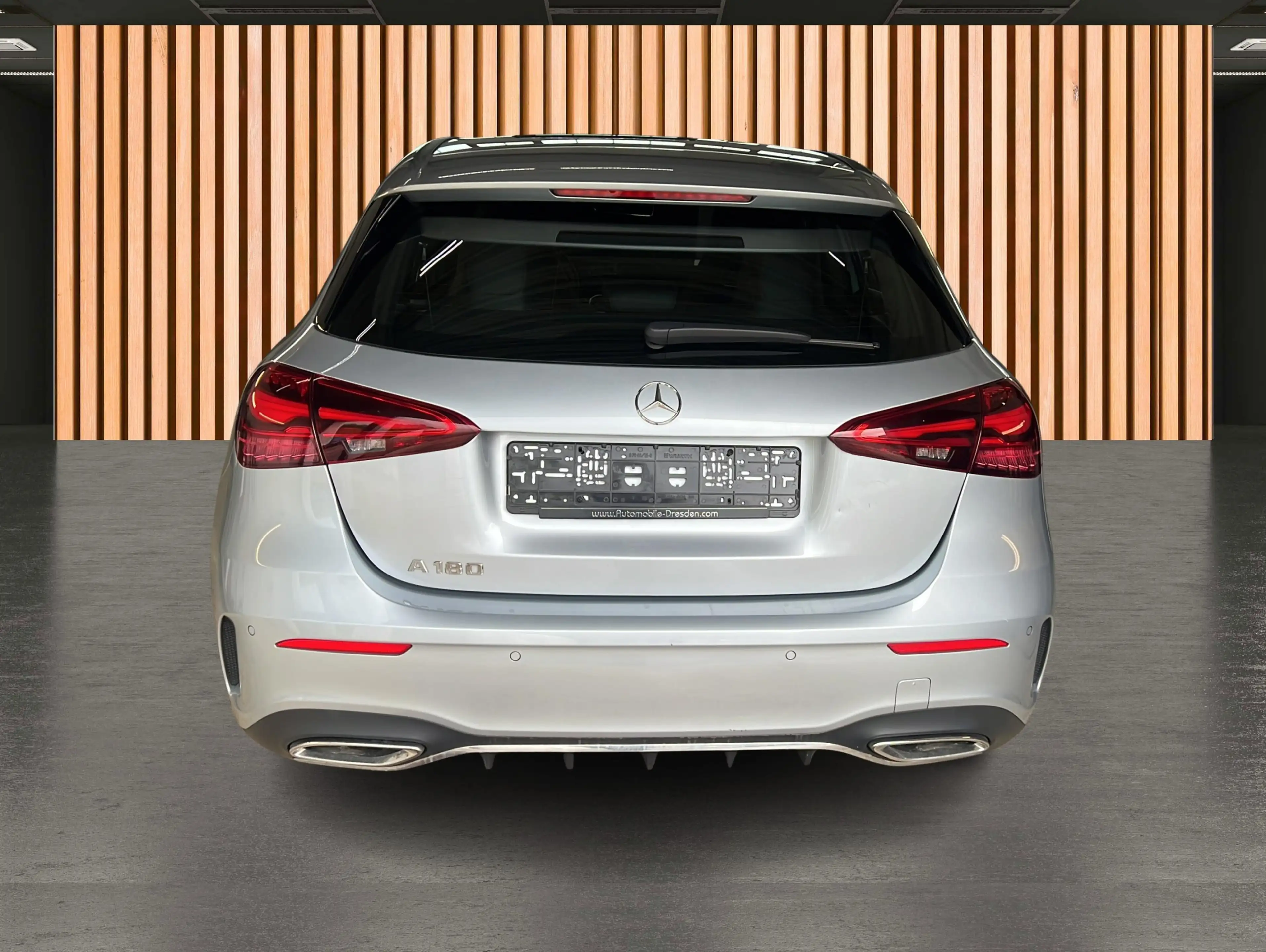 Mercedes-Benz A 180 AMG Line 7G Tronic*Navi*DAB*KeyGo*MBUX* — photo 8