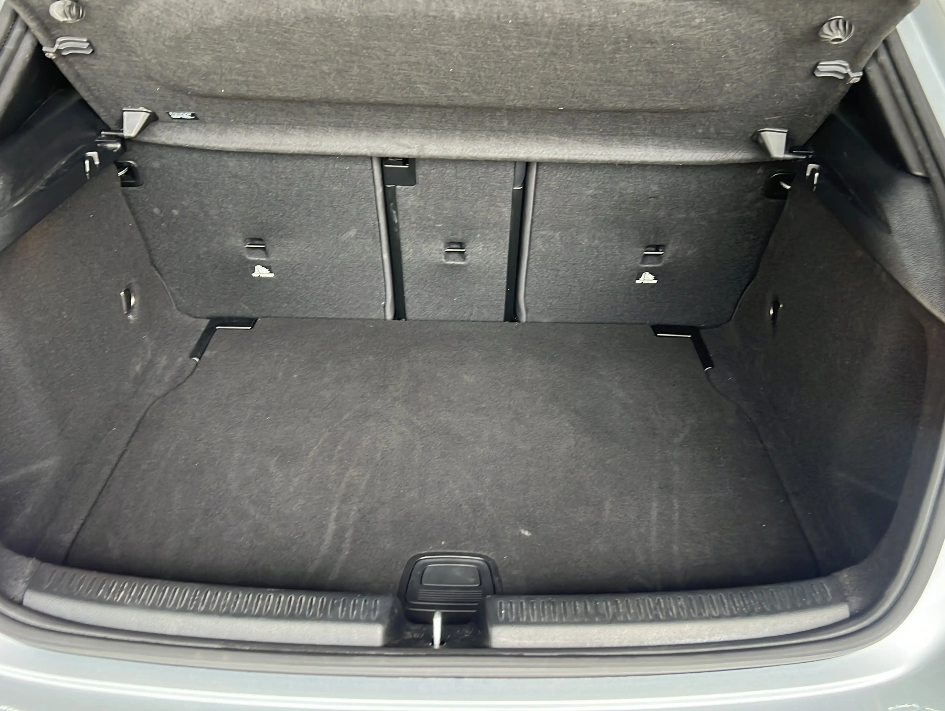 Mercedes-Benz A 180 AMG Line 7G Tronic*Navi*DAB*KeyGo*MBUX* — photo 17