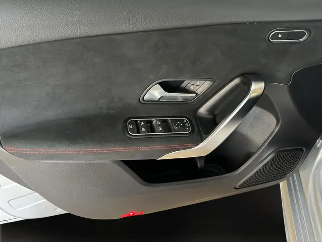 Mercedes-Benz A-Class view 9