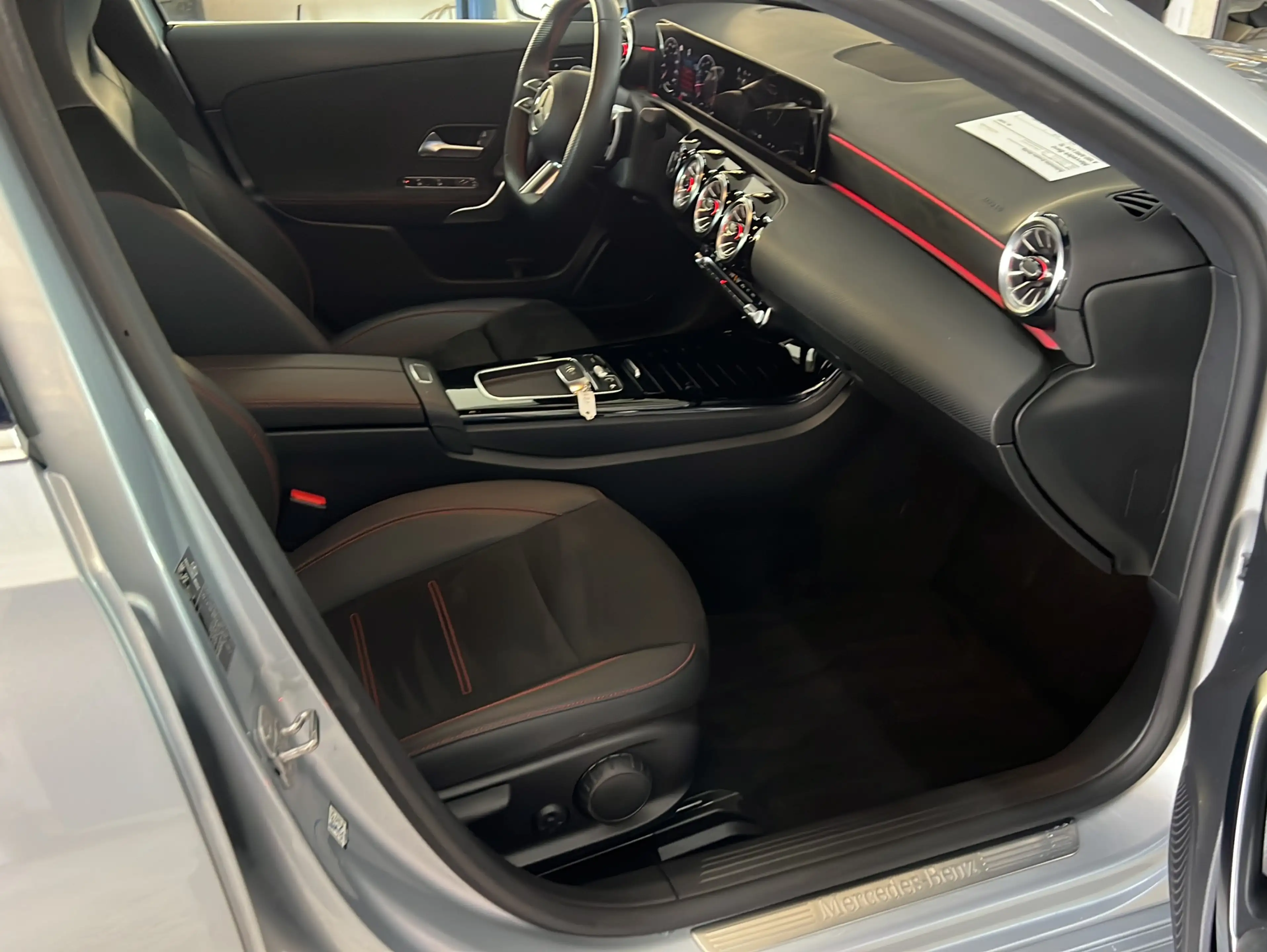 Mercedes-Benz A 180 AMG Line 7G Tronic*Navi*DAB*KeyGo*MBUX* — photo 19