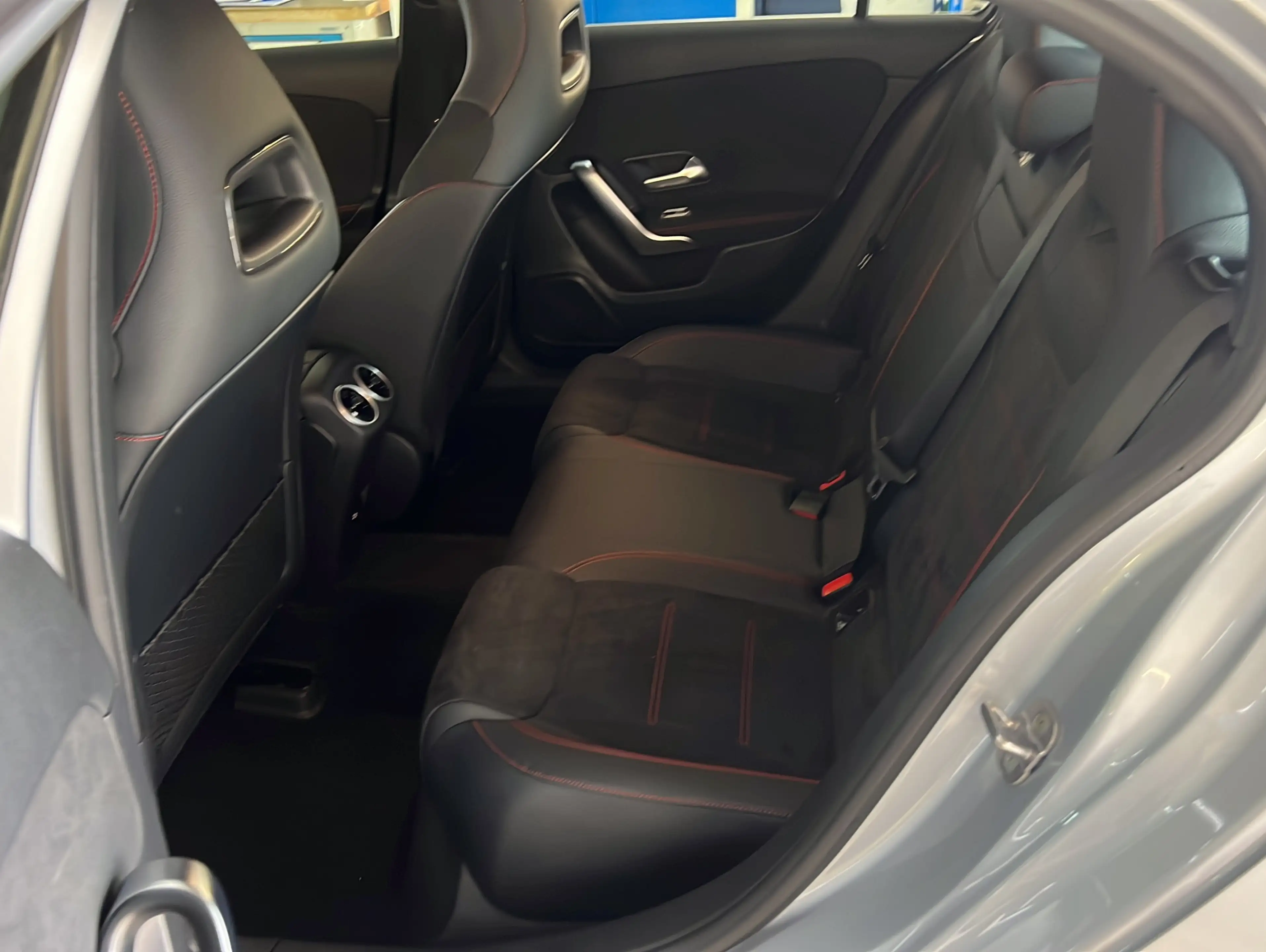 Mercedes-Benz A 180 AMG Line 7G Tronic*Navi*DAB*KeyGo*MBUX* — photo 15