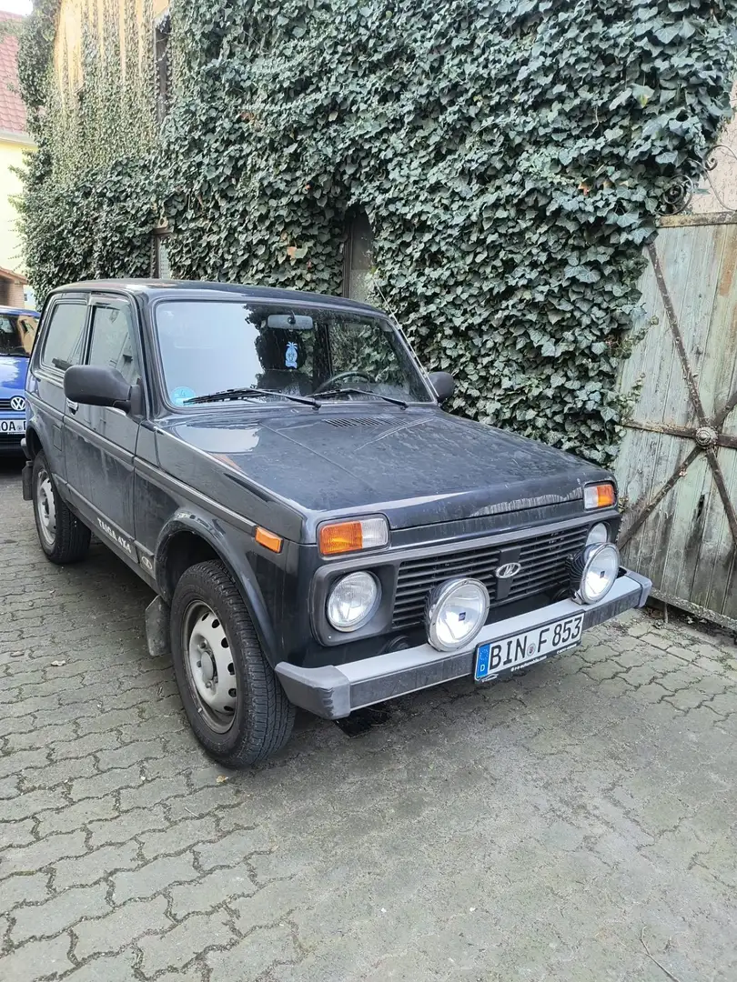 Lada 4x4 Taiga Verde - 1