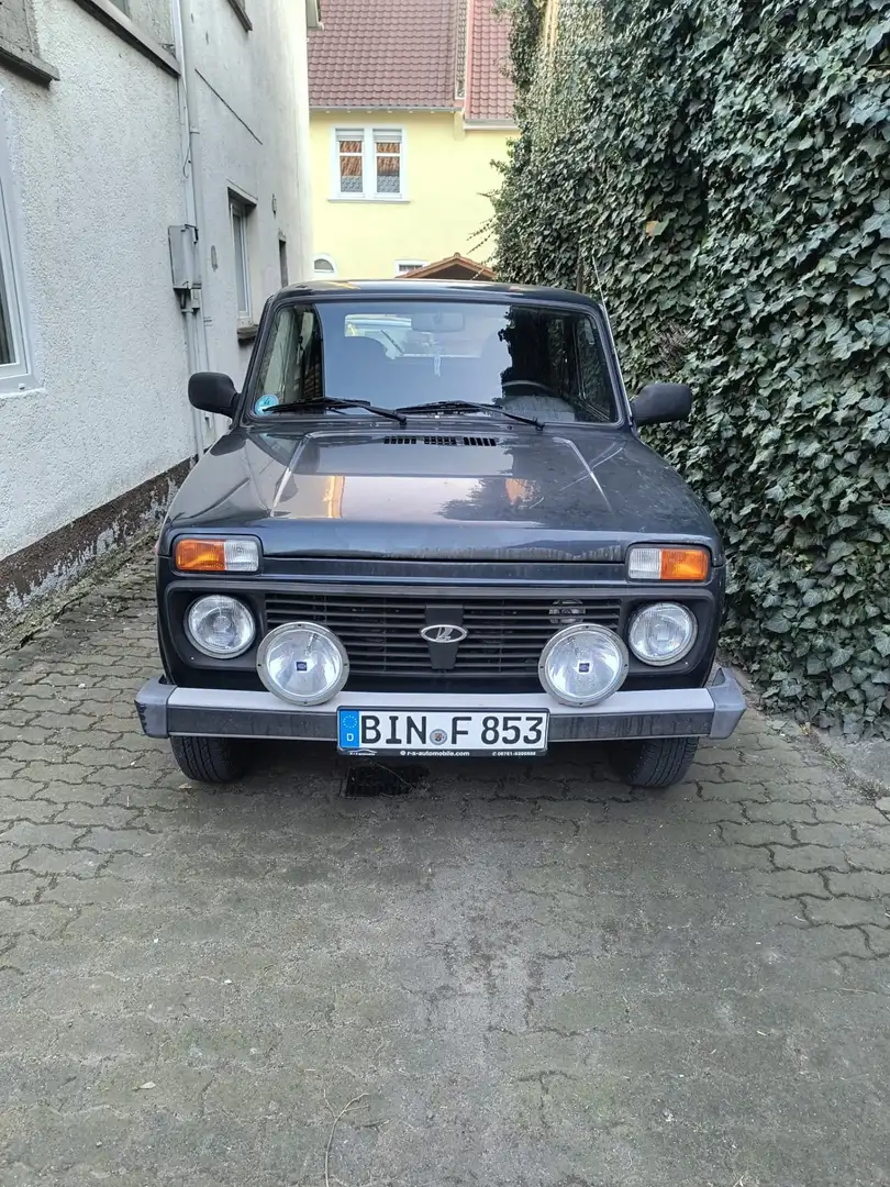 Lada 4x4 Taiga Verde - 2
