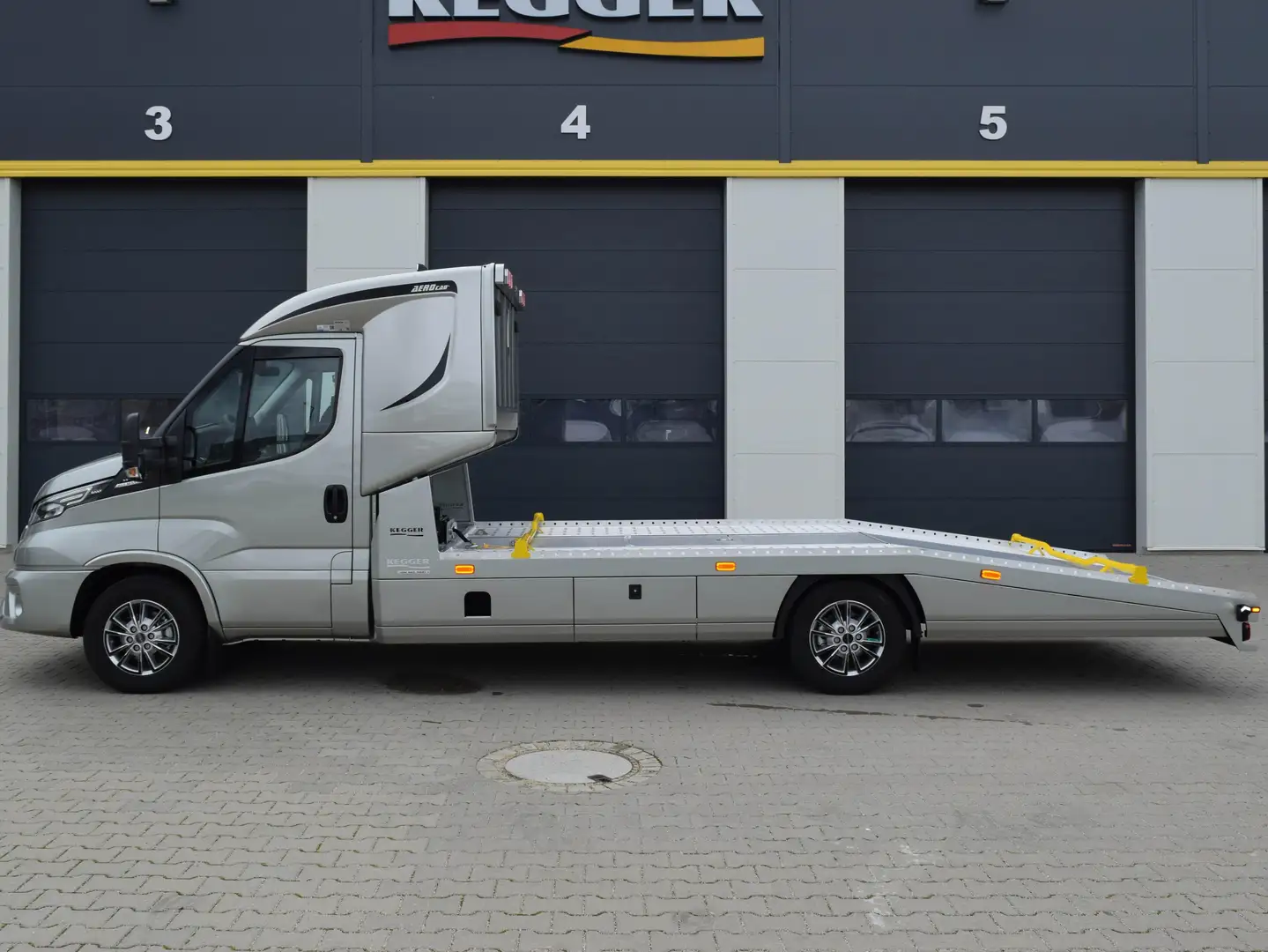 Iveco Daily 35S21HA8 SOFORT Luftfahrwerk/Schlafkabine Grau - 2
