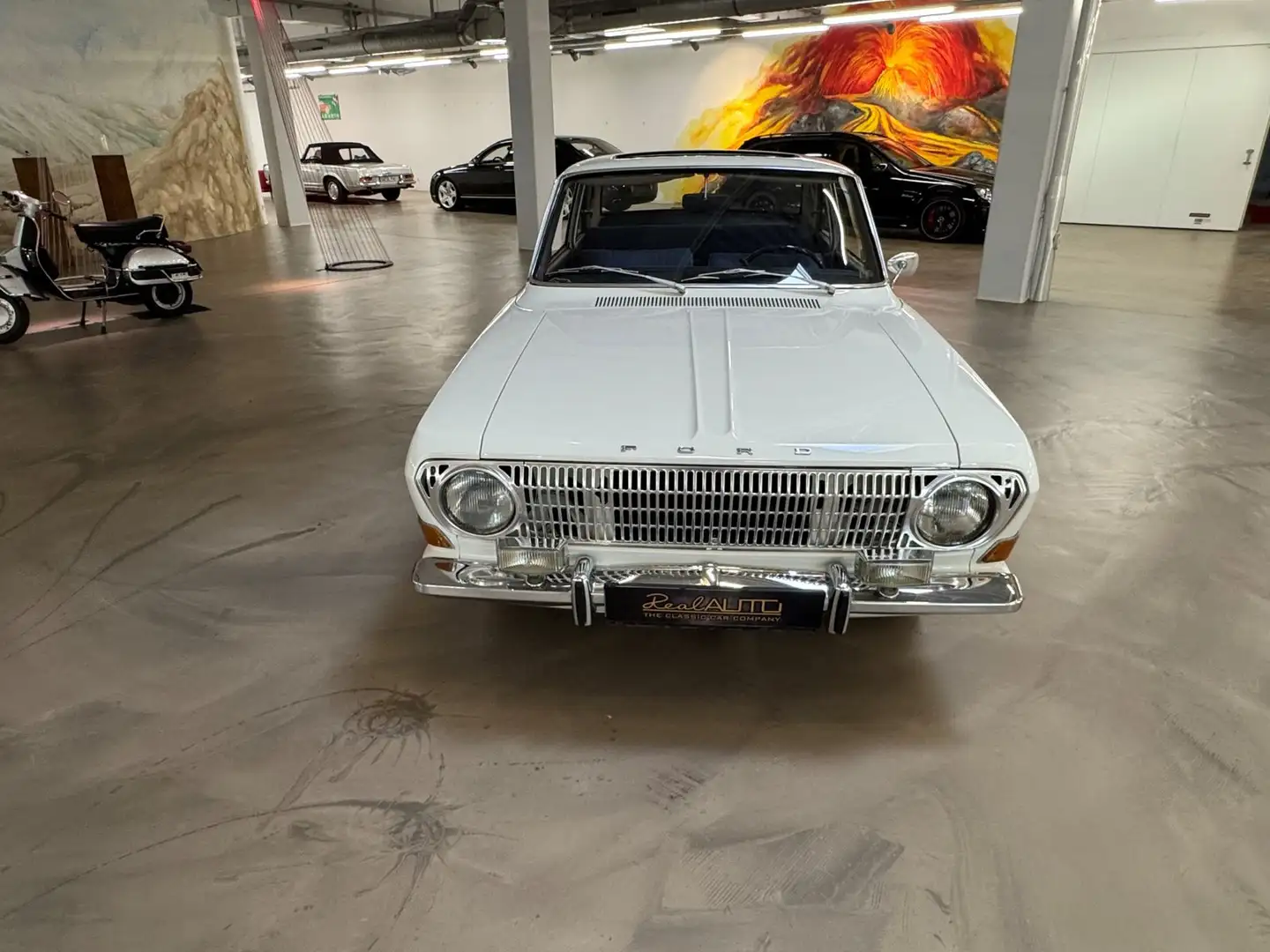Ford Taunus 12m P6 *Komplettrestauration Wit - 2