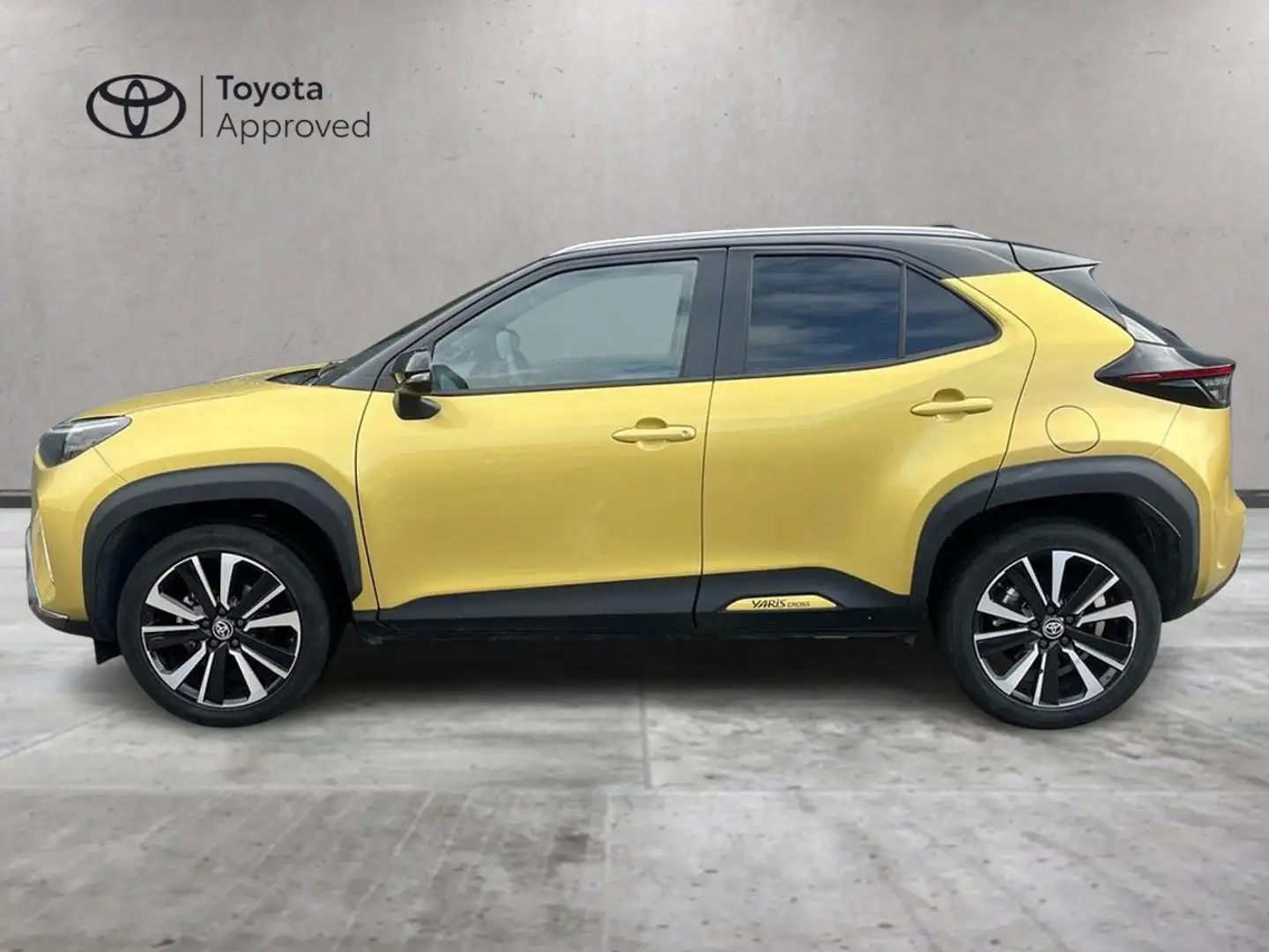 Toyota Yaris Cross Yaris Cross 1.5h Adventure fwd 116cv e-cvt Oro - 2