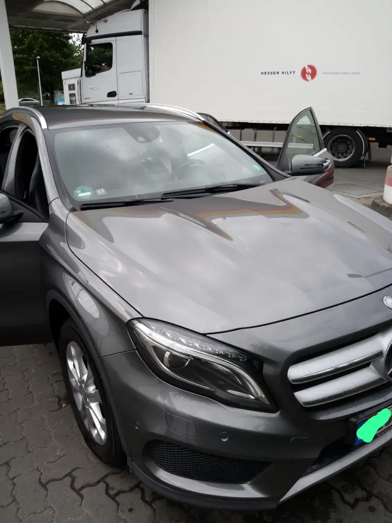 Mercedes-Benz GLA 250 GLA 250 7G-DCT Šedá - 1