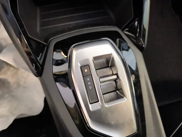 Peugeot 208 view 19