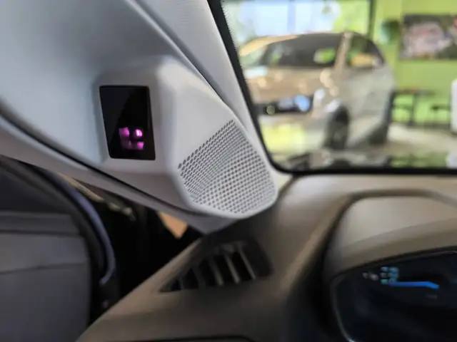 Peugeot 208 view 16