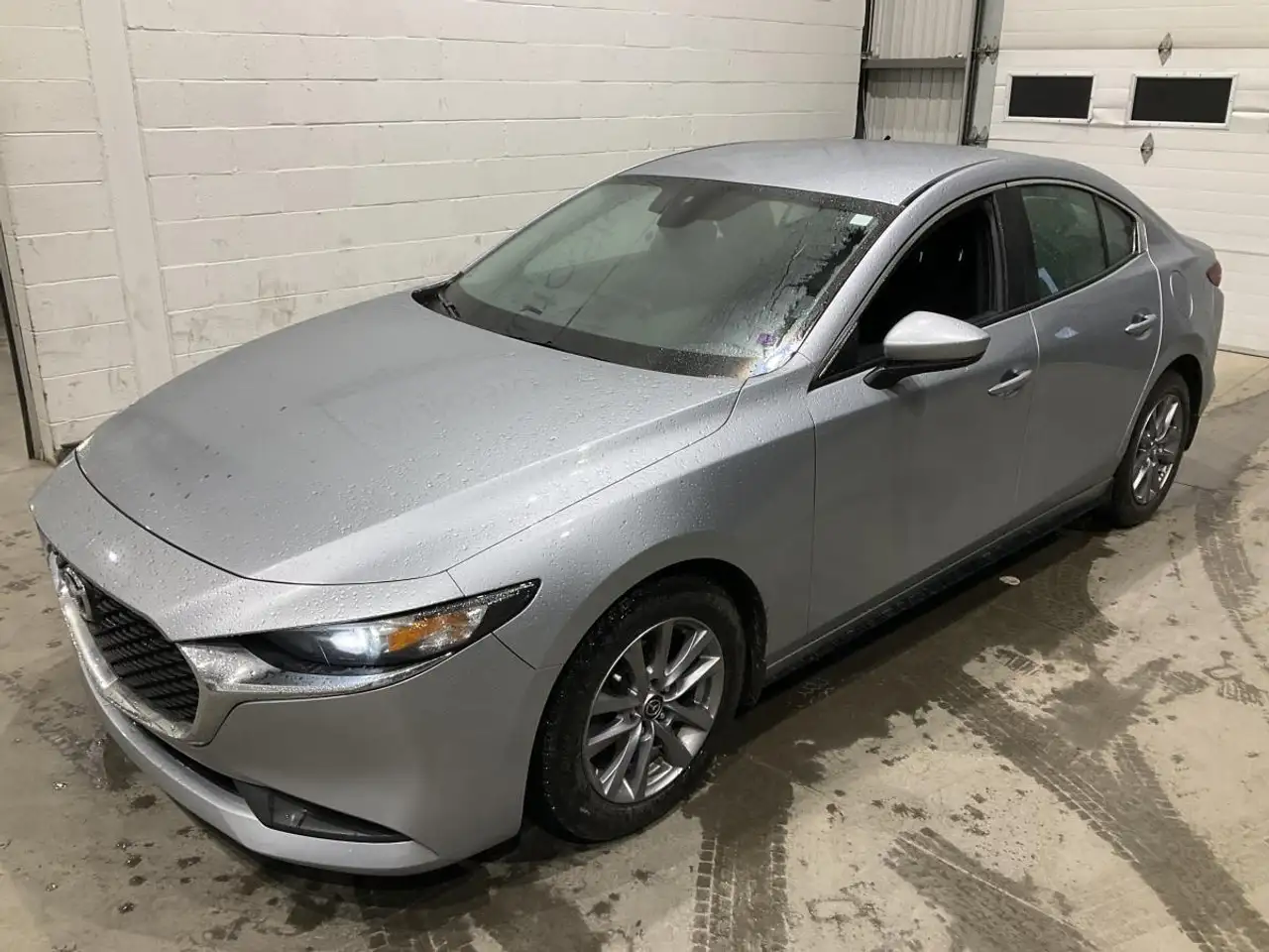 Mazda 3 снимка Mazda 3