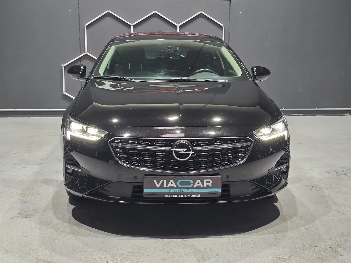 Opel Insignia Elegance Schwarz - 2