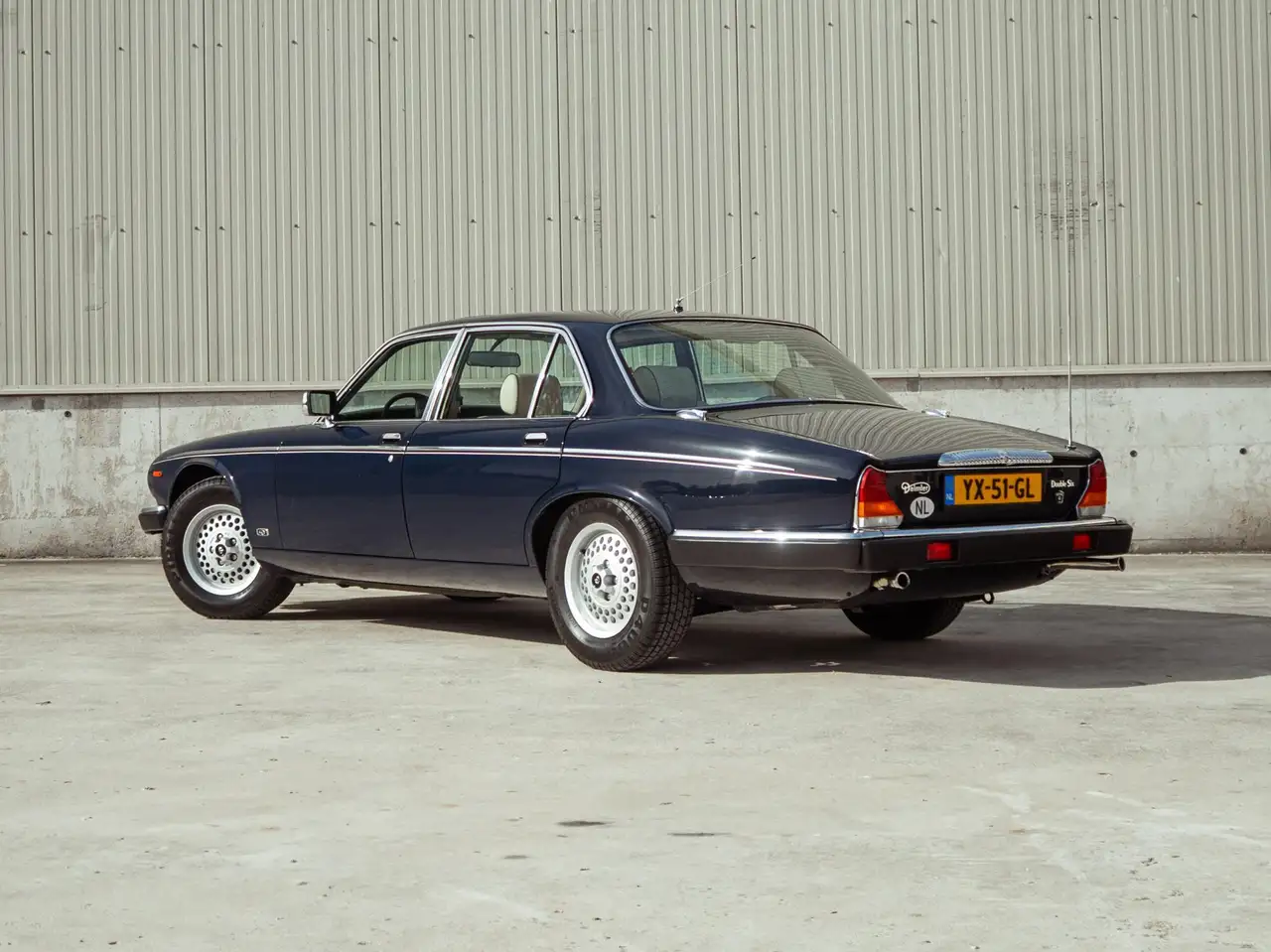Daimler Double Six XJ12 6.0 V12 318PK (1990) | 126.752 km | NL-auto |, foto 2