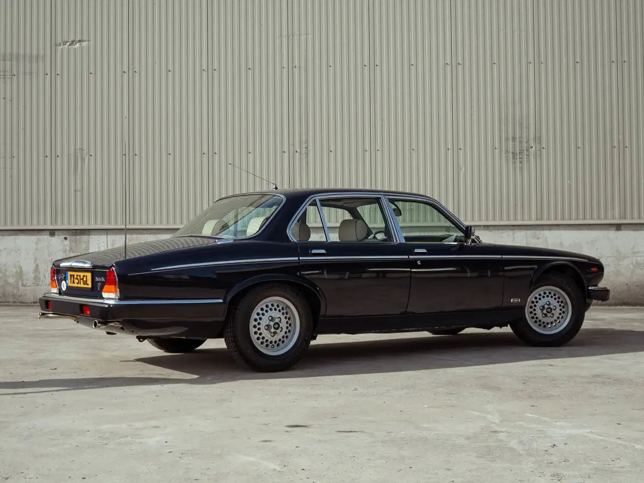 Daimler Double Six XJ12 6.0 V12 318PK (1990) | 126.752 km | NL-auto |, foto 10